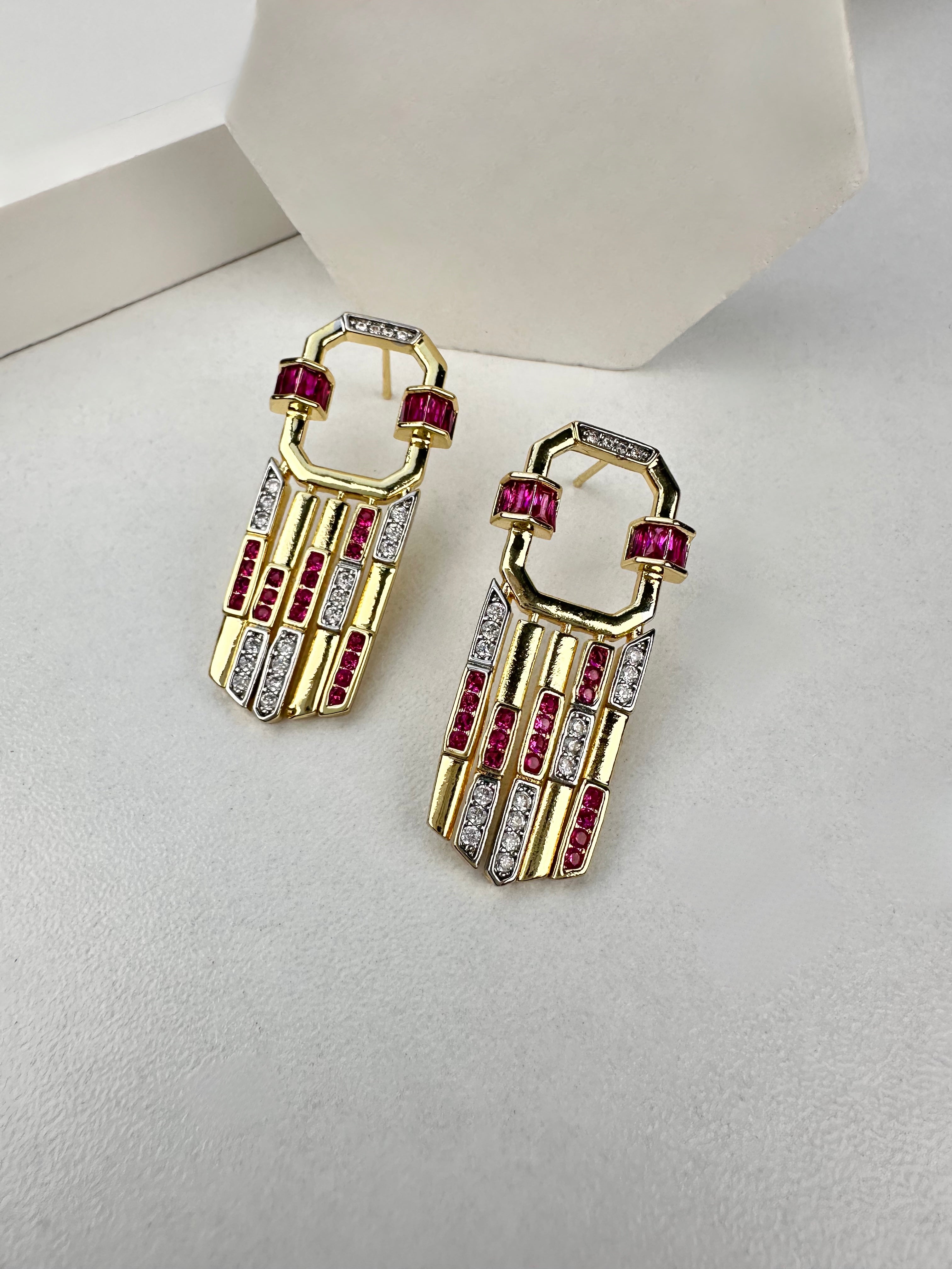 Özel Seri Pembe Taşlı Küpe