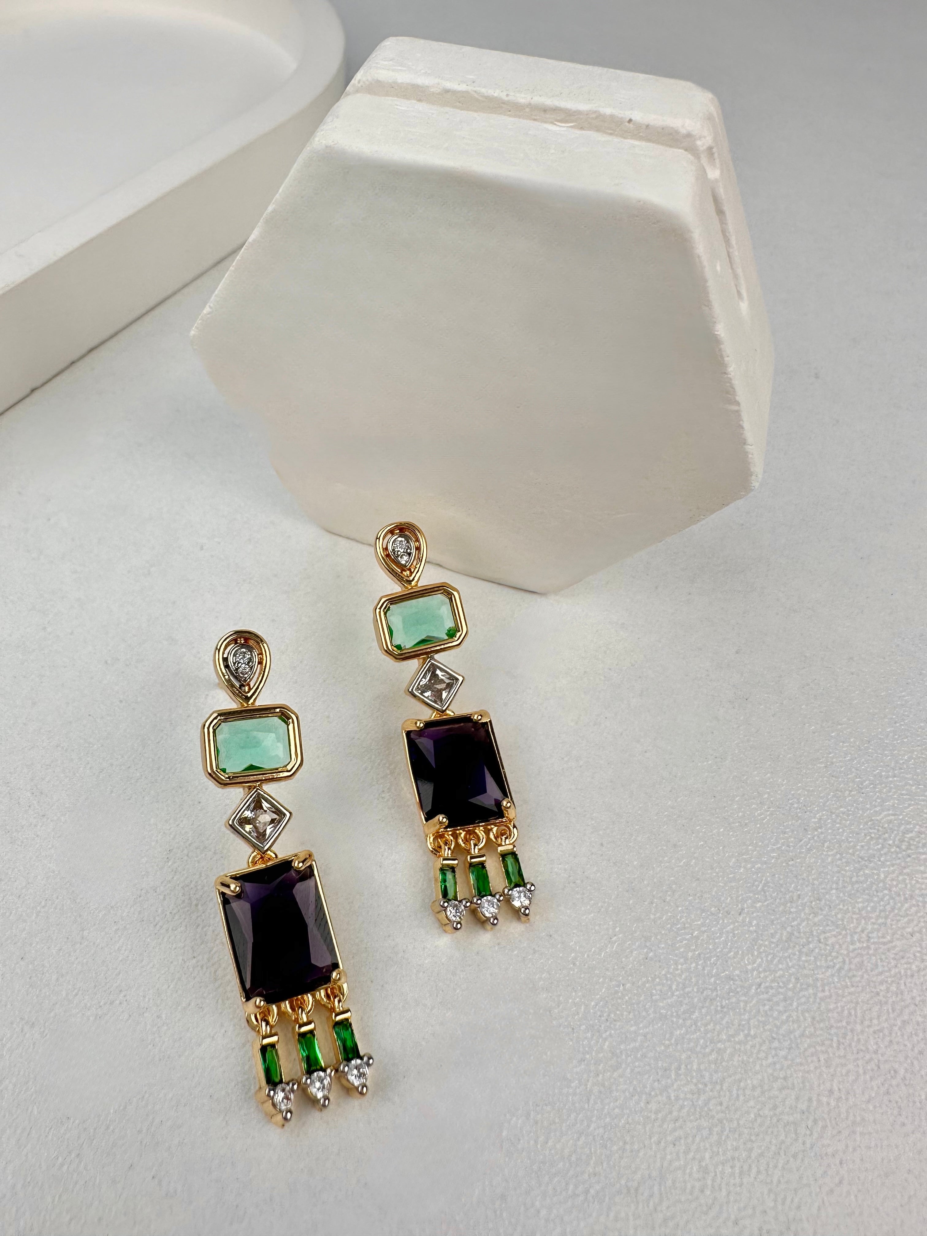 Özel Seri Mor Taşlı Sallantı Küpe