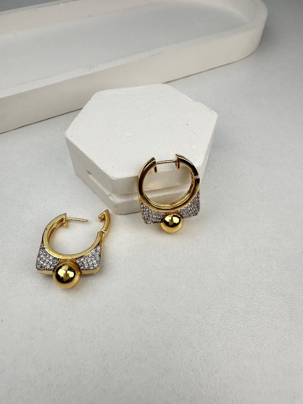 Özel Seri Top Tasarım Gold Küpe