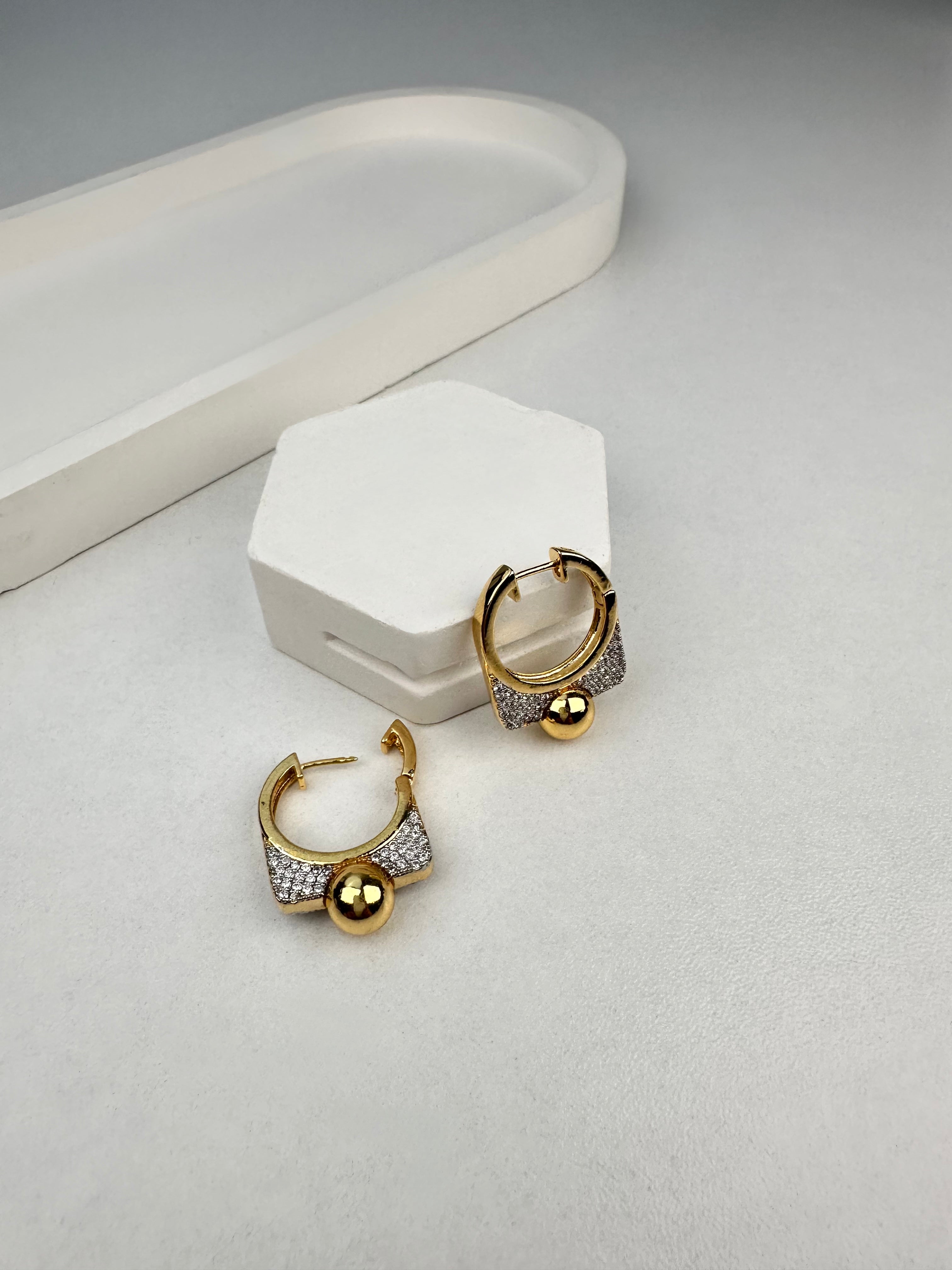 Özel Seri Top Tasarım Gold Küpe