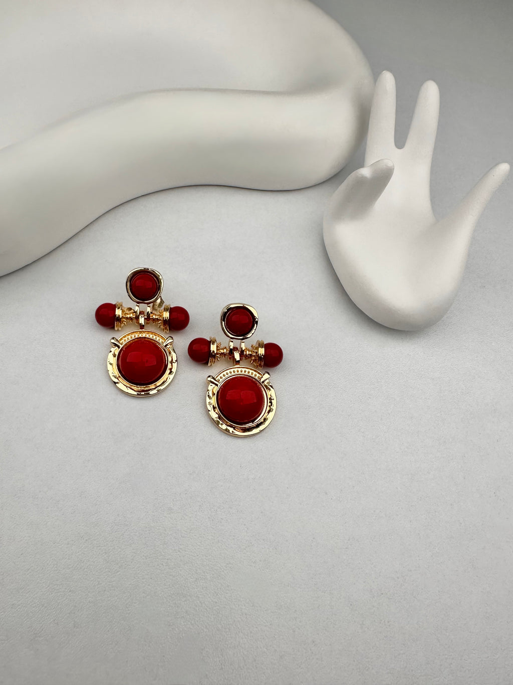 Özel Seri Fütüristik Kırmızı Küpe