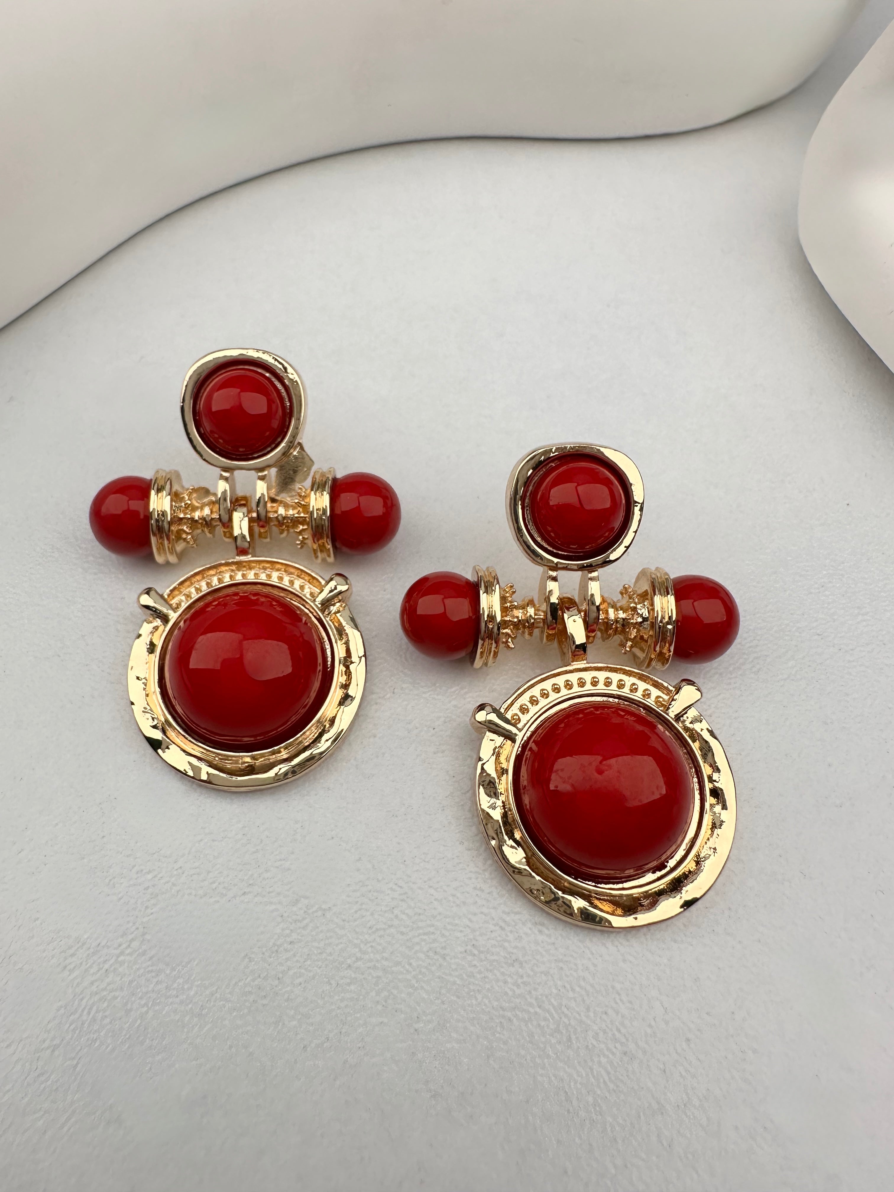 Özel Seri Fütüristik Kırmızı Küpe