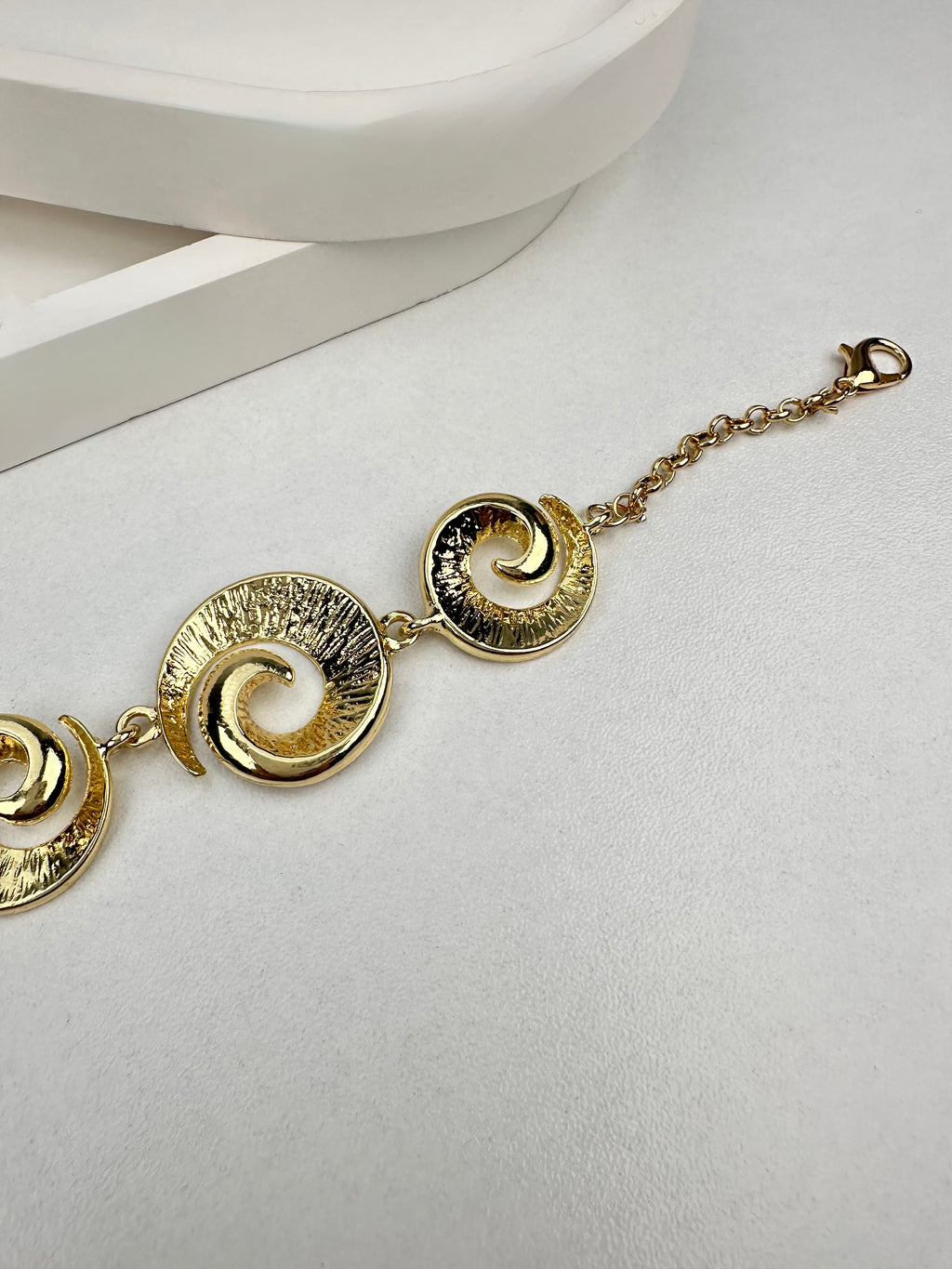 Özel Seri Salyangoz Desen Gold Bileklik