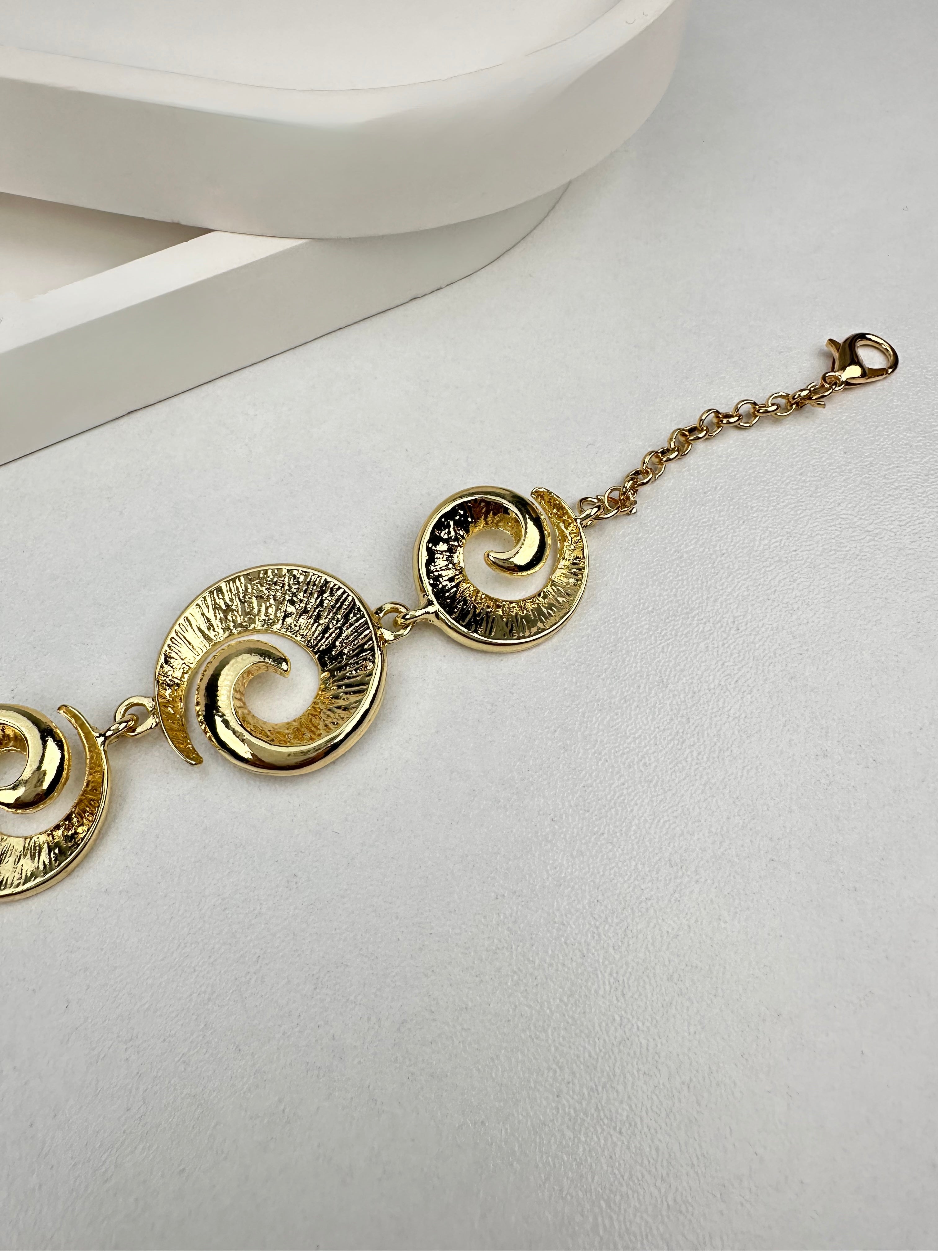 Özel Seri Salyangoz Desen Gold Bileklik