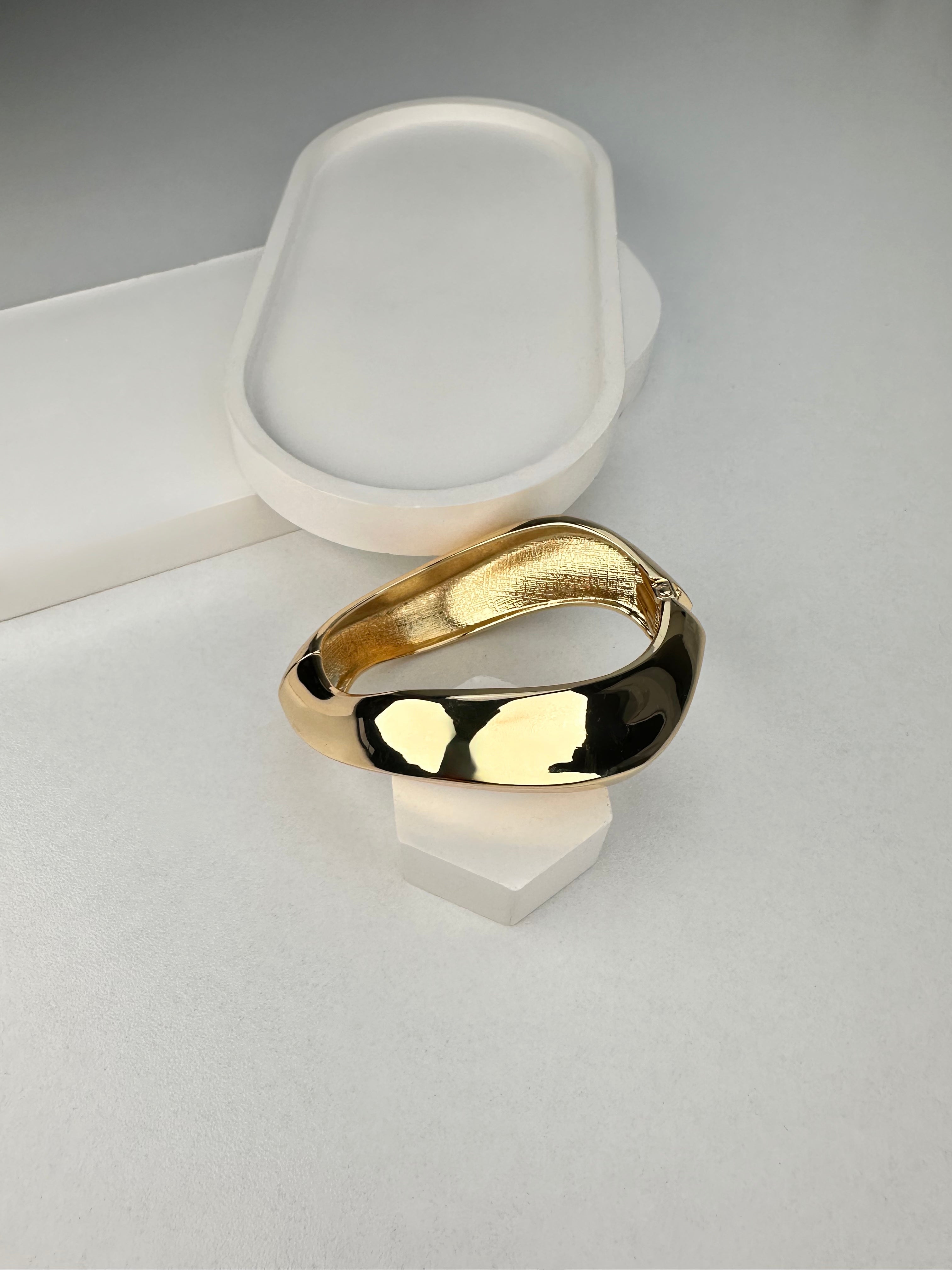 Özel Seri Kalın Dalga Görünüm Gold Kelepçe Bileklik