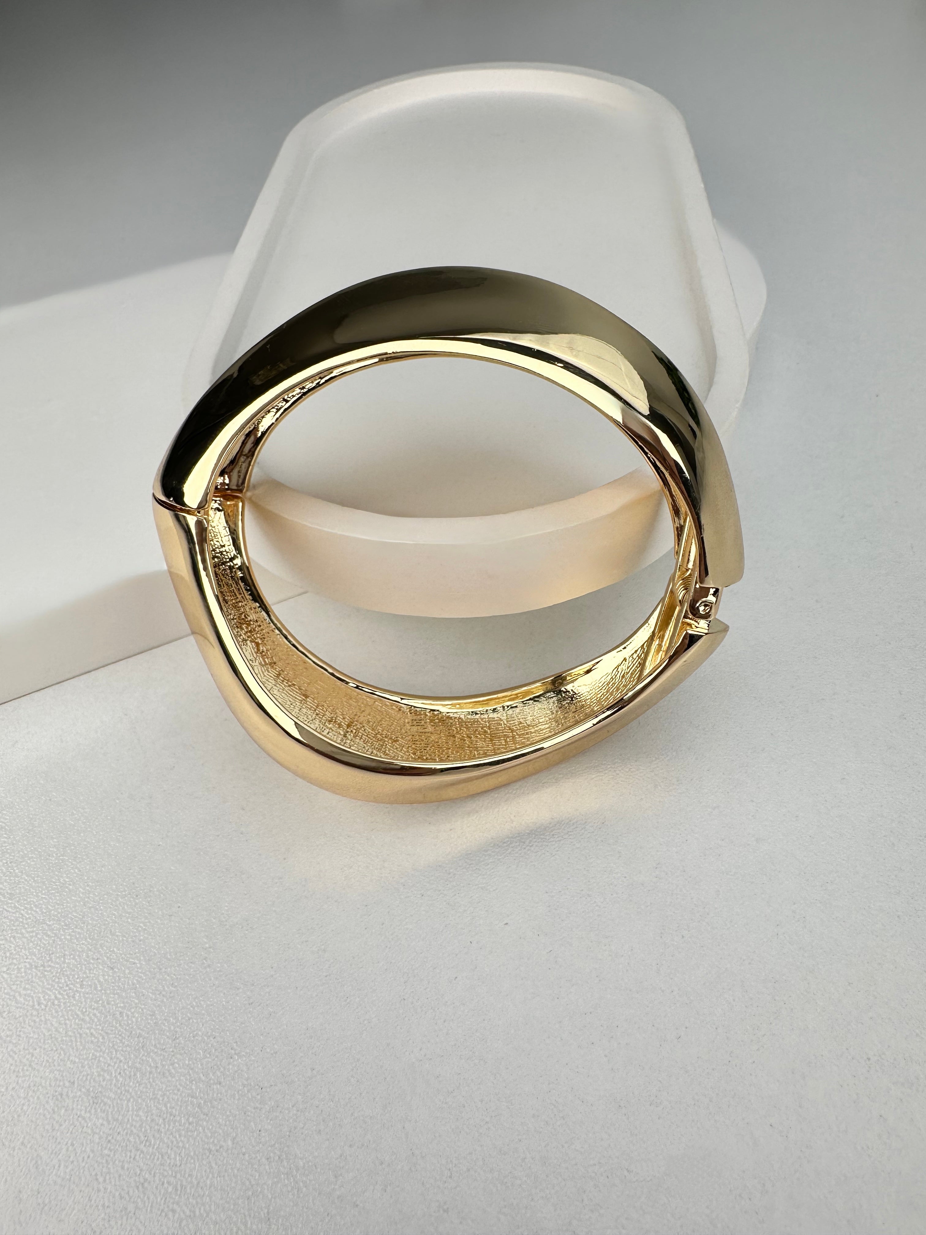 Özel Seri Kalın Dalga Görünüm Gold Kelepçe Bileklik