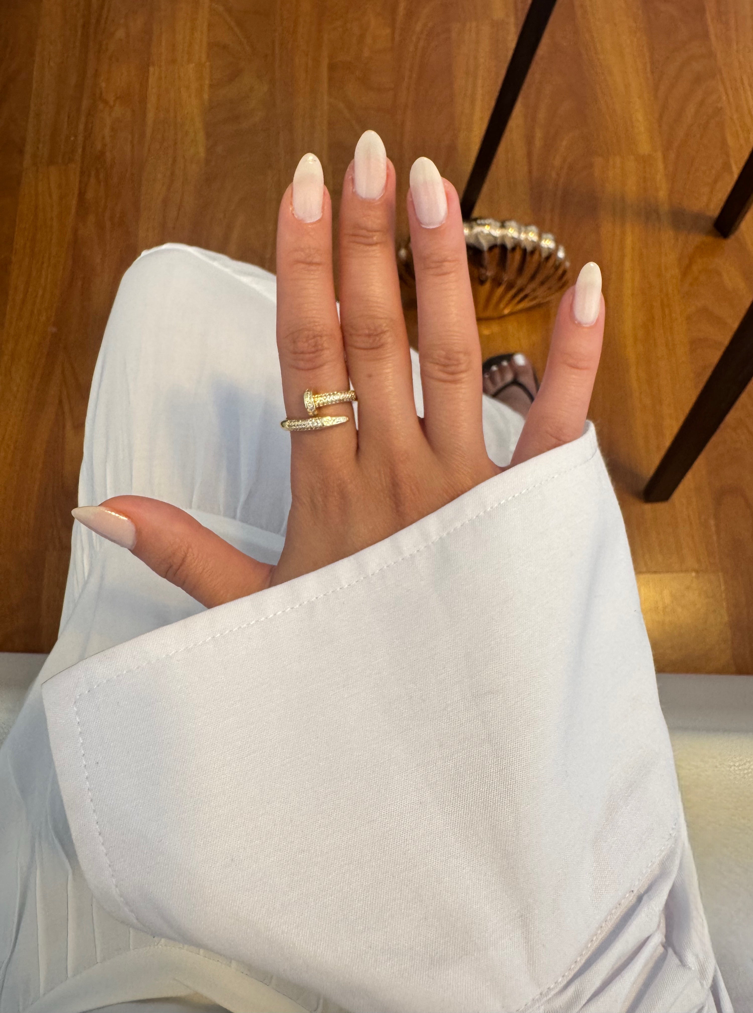 Çivi Model Taşlı Gold Yüzük