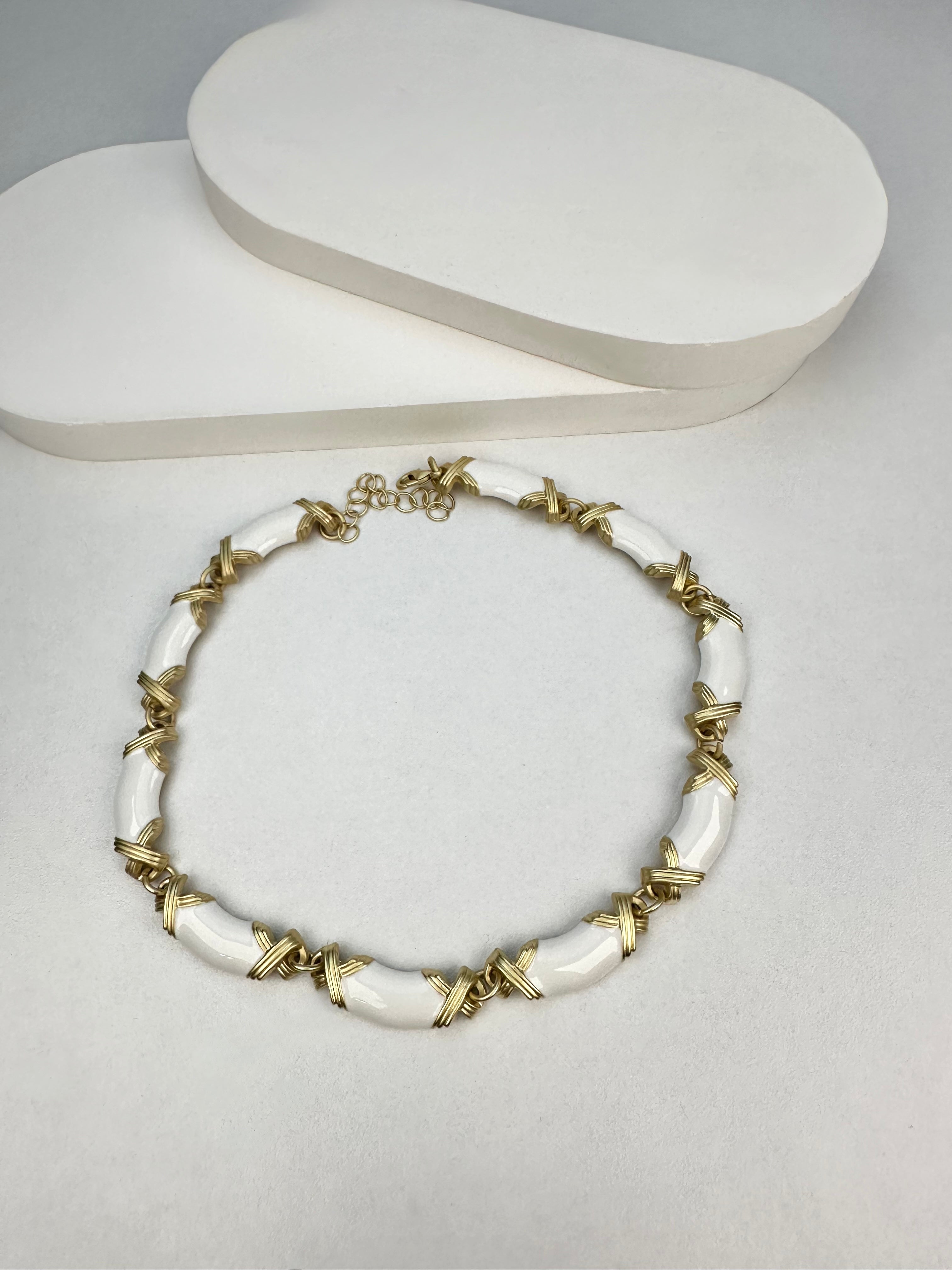 Özel Seri Beyaz Gold Detaylı Kolye