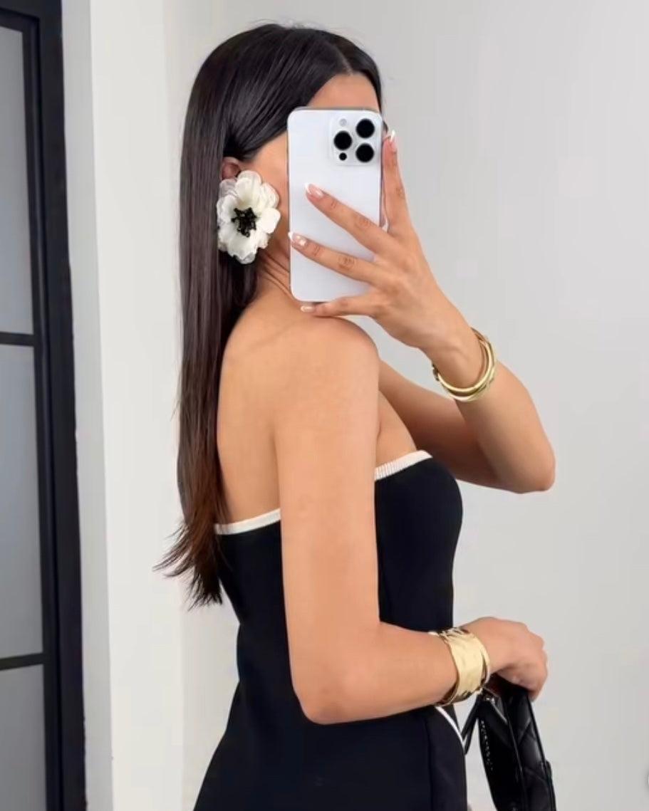 ZR Model Beyaz Çiçek Küpe