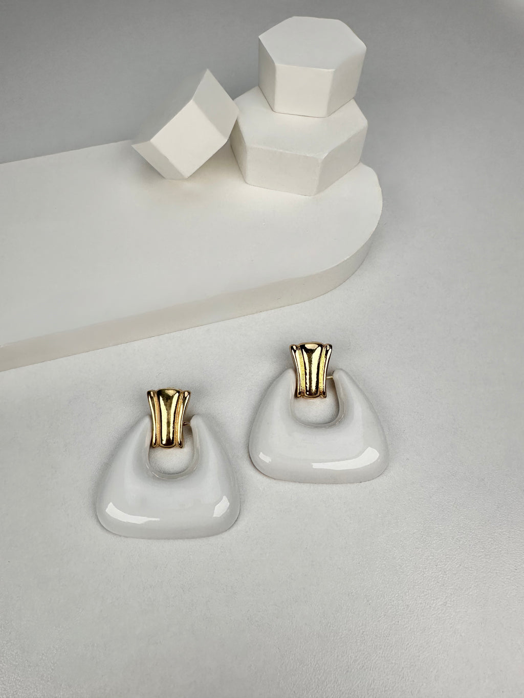 Beyaz Geometrik Küpe