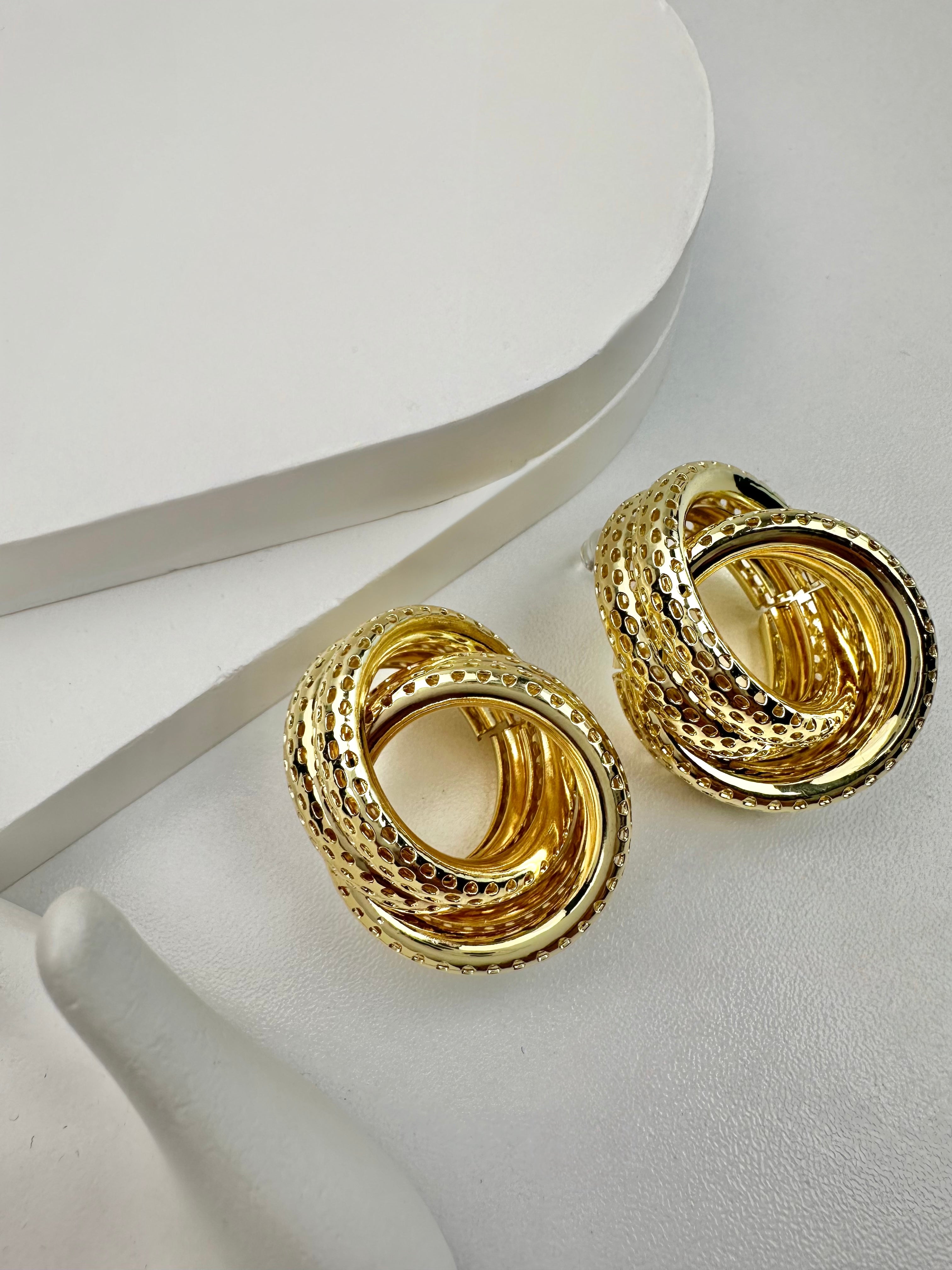 Sarmal Tasarım Tırtıklı Gold Küpe