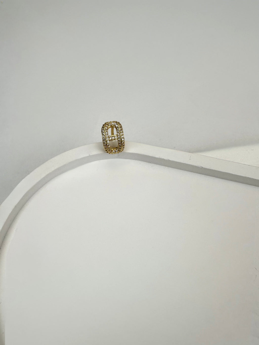 Marka Model Gold Kıkırdak Küpe