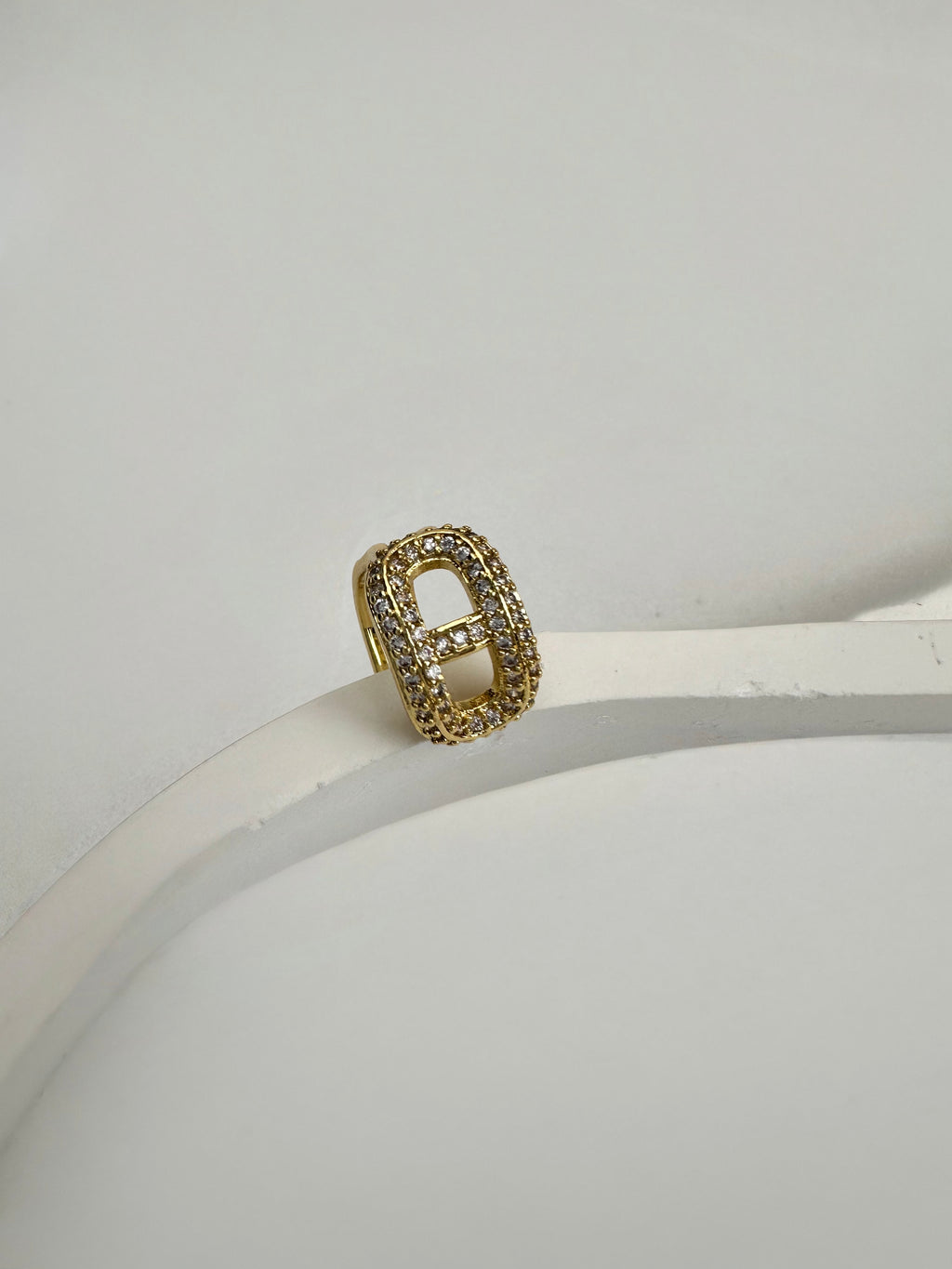 Marka Model Gold Kıkırdak Küpe