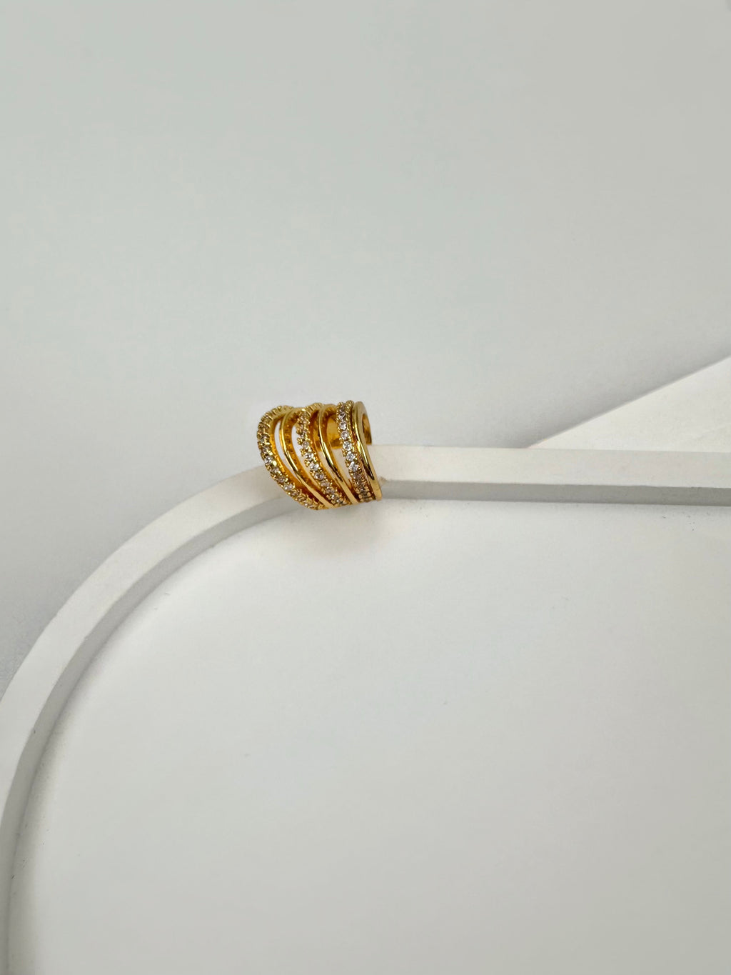 Taşlı Sıralı Gold Kıkırdak Küpe