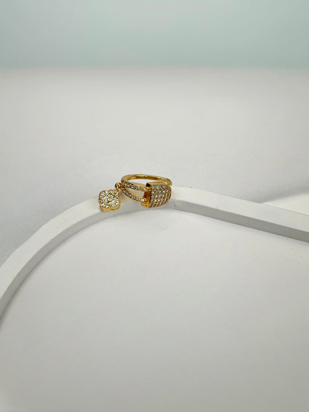 Çengelli Sallantı Detay Gold Kıkırdak Küpe