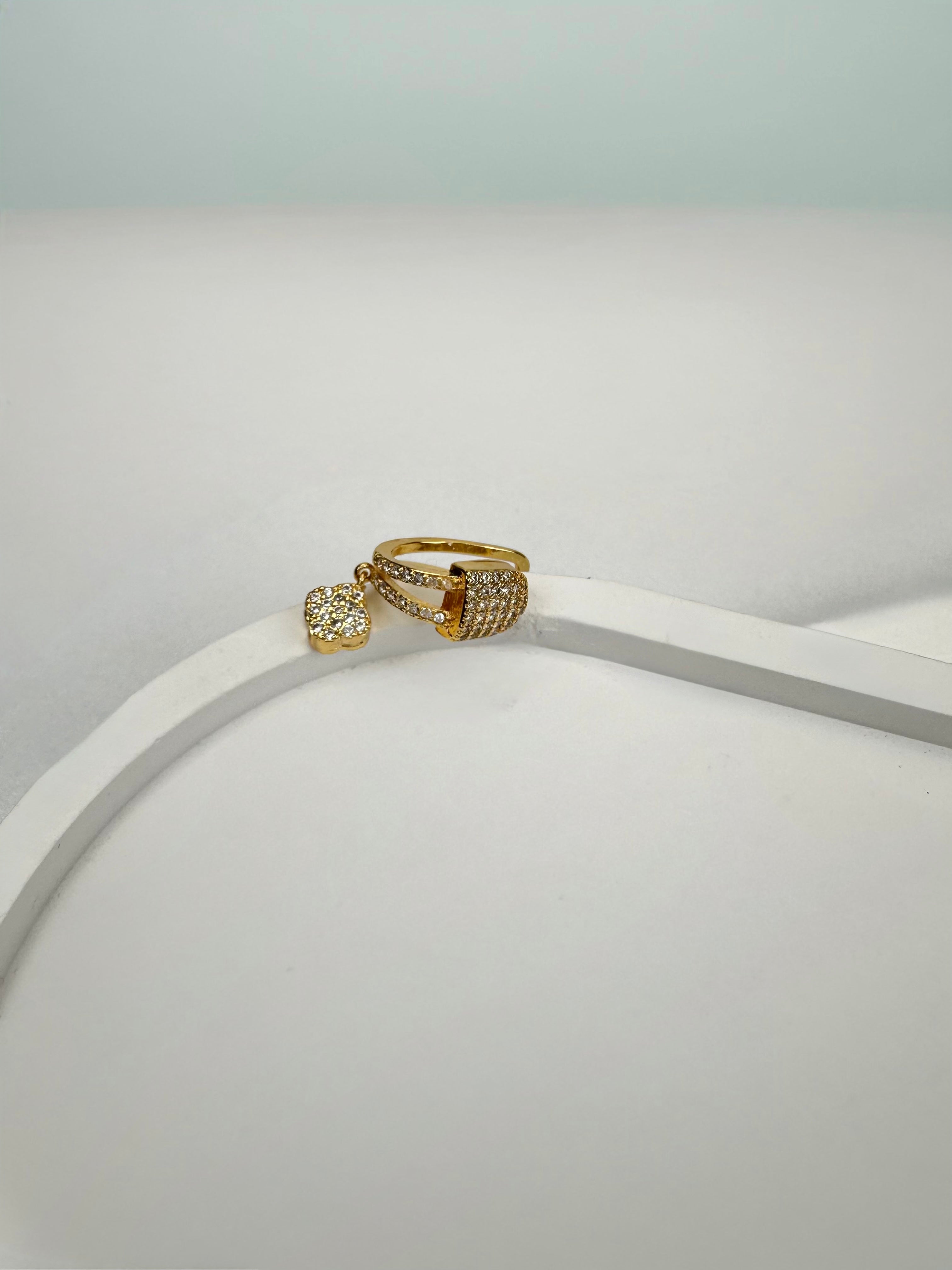 Çengelli Sallantı Detay Gold Kıkırdak Küpe