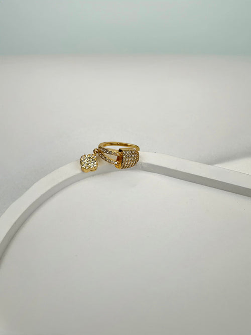 Çengelli Sallantı Detay Gold Kıkırdak Küpe
