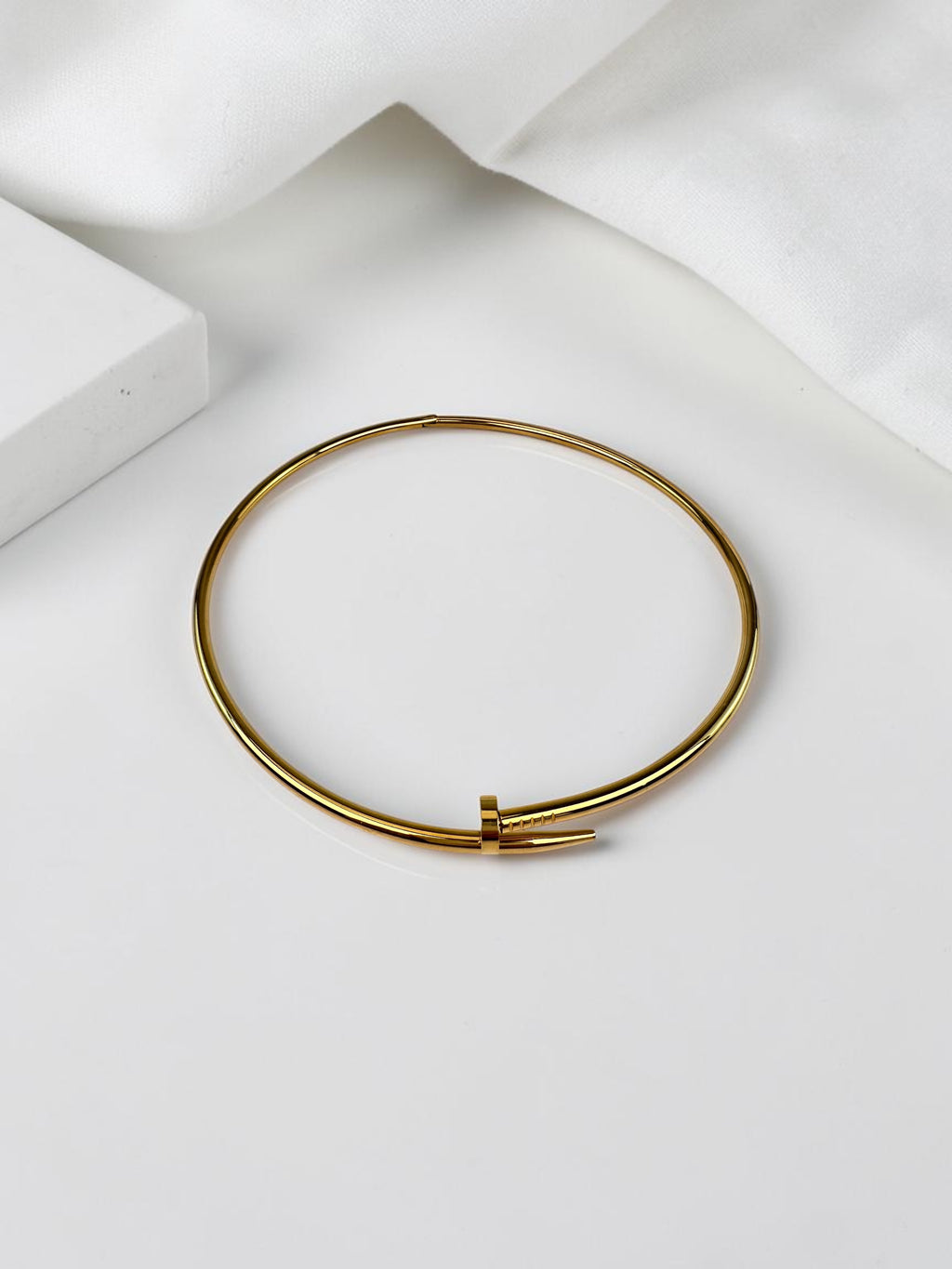 Çivi Model Choker Gold Kolye
