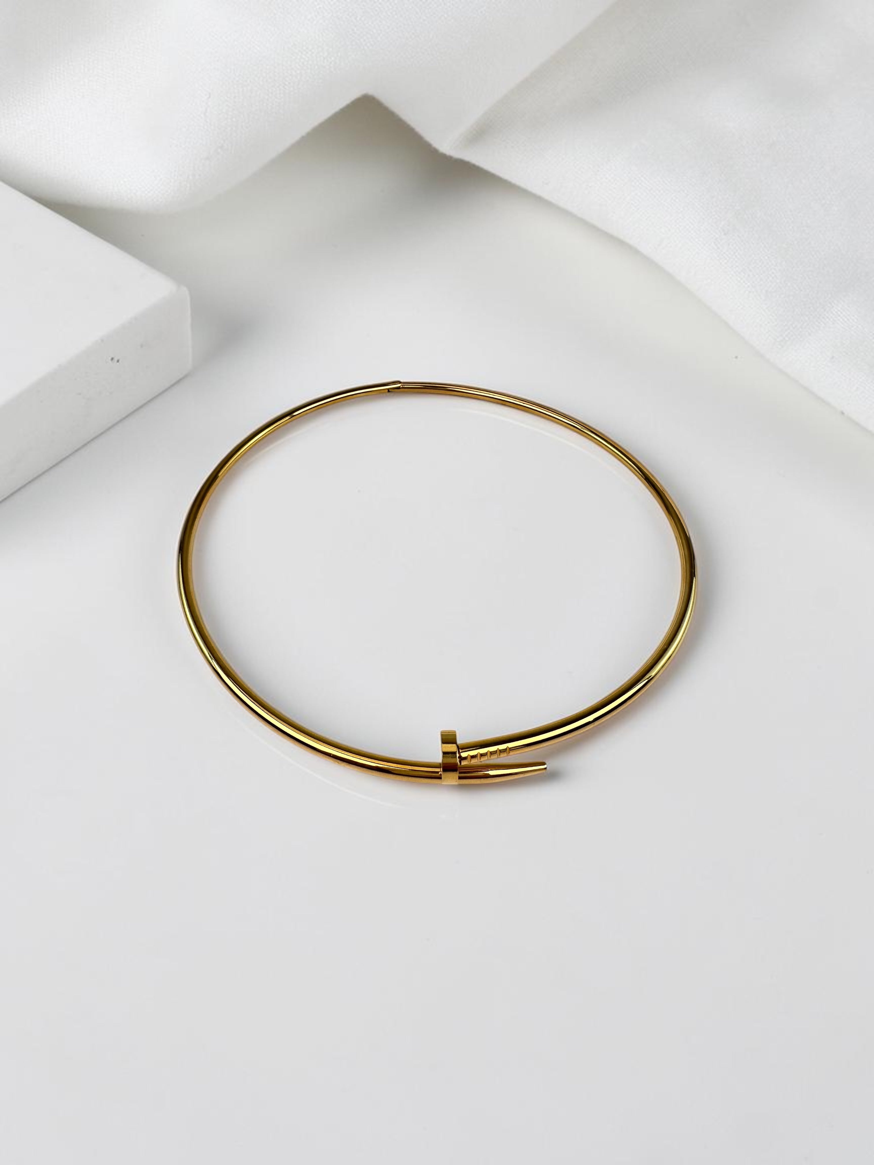 Çivi Model Choker Gold Kolye