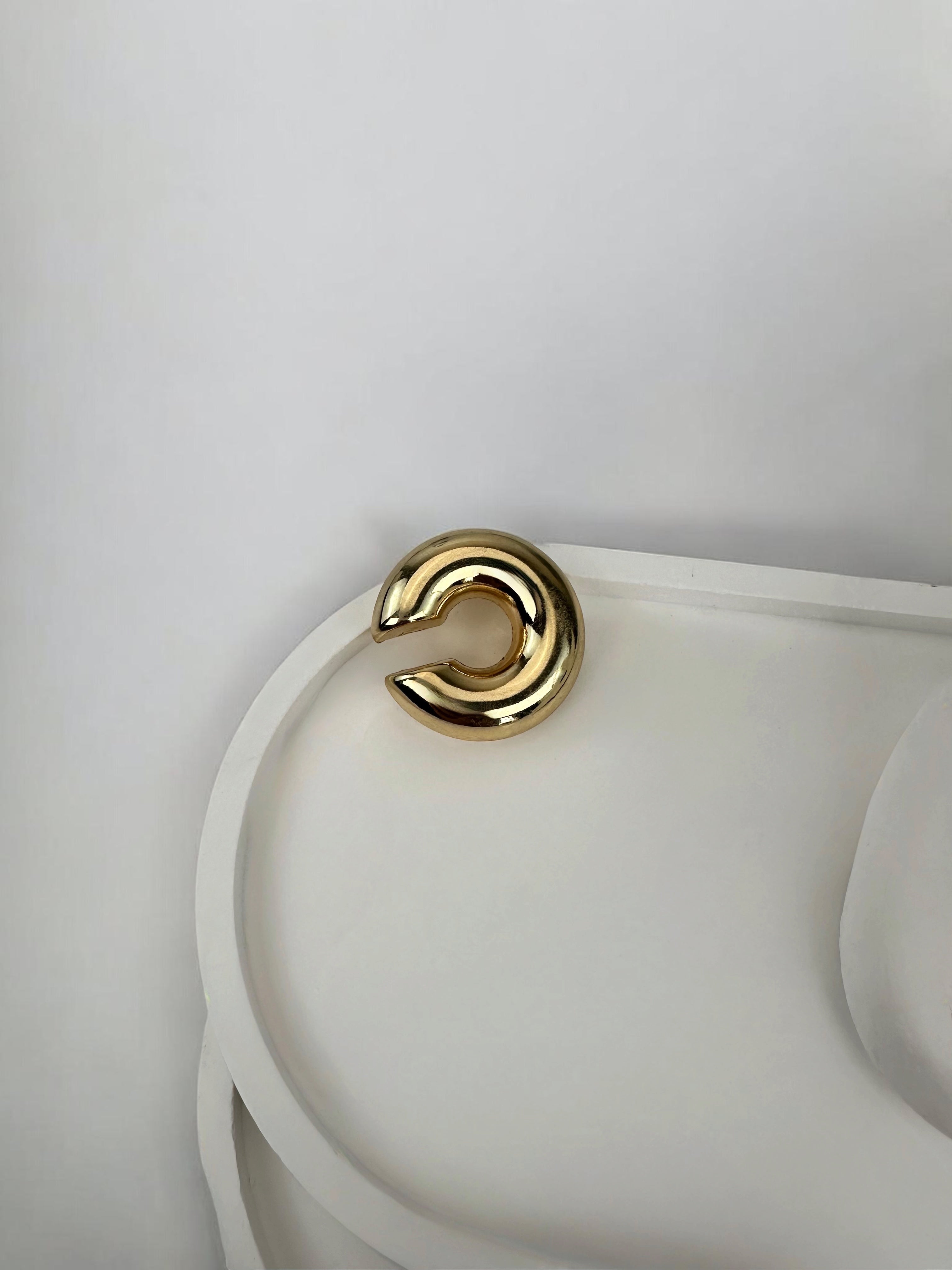 Gold Halka Kıkırdak Küpe