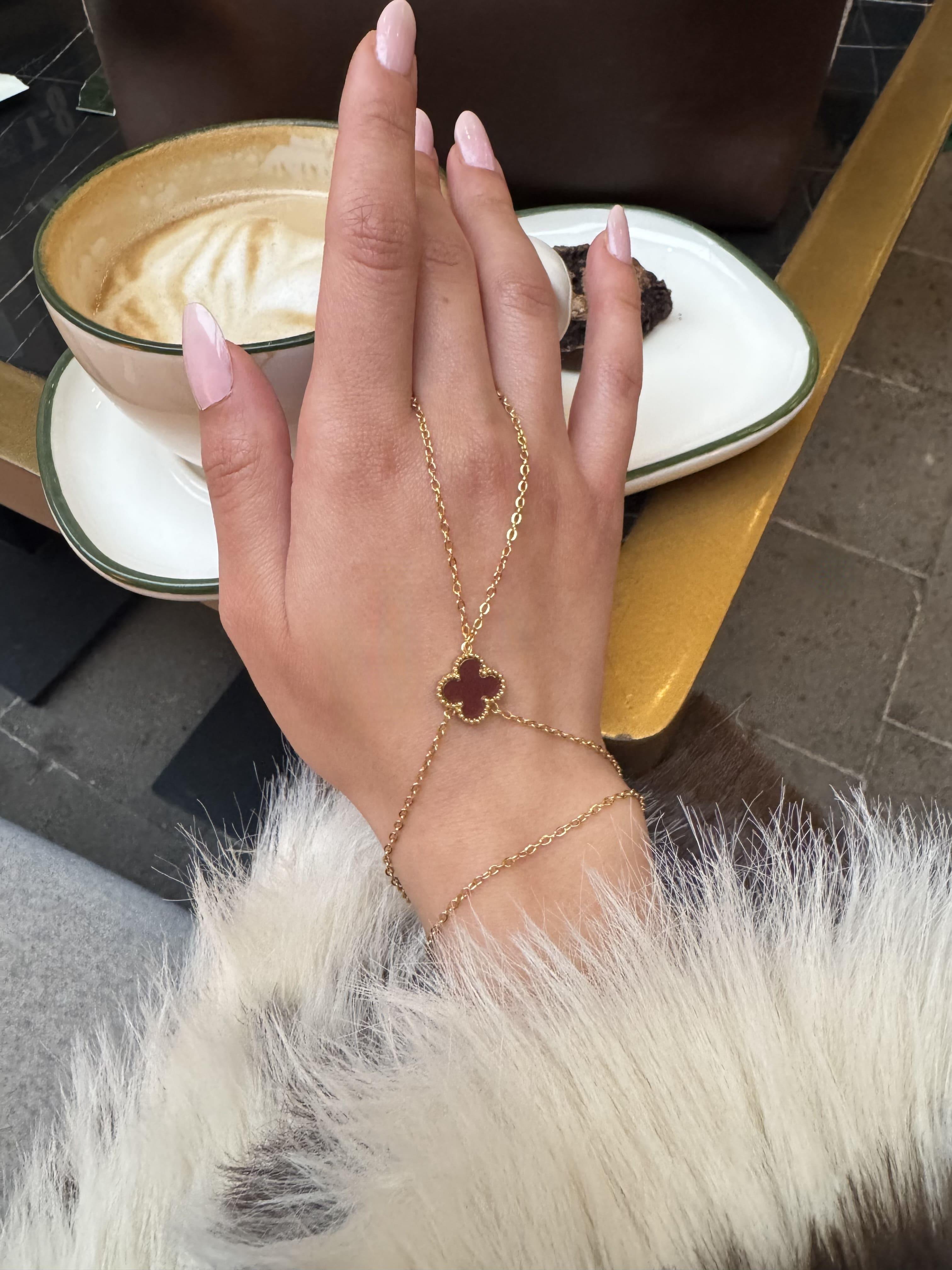 Bordo Yonca Şahmeran