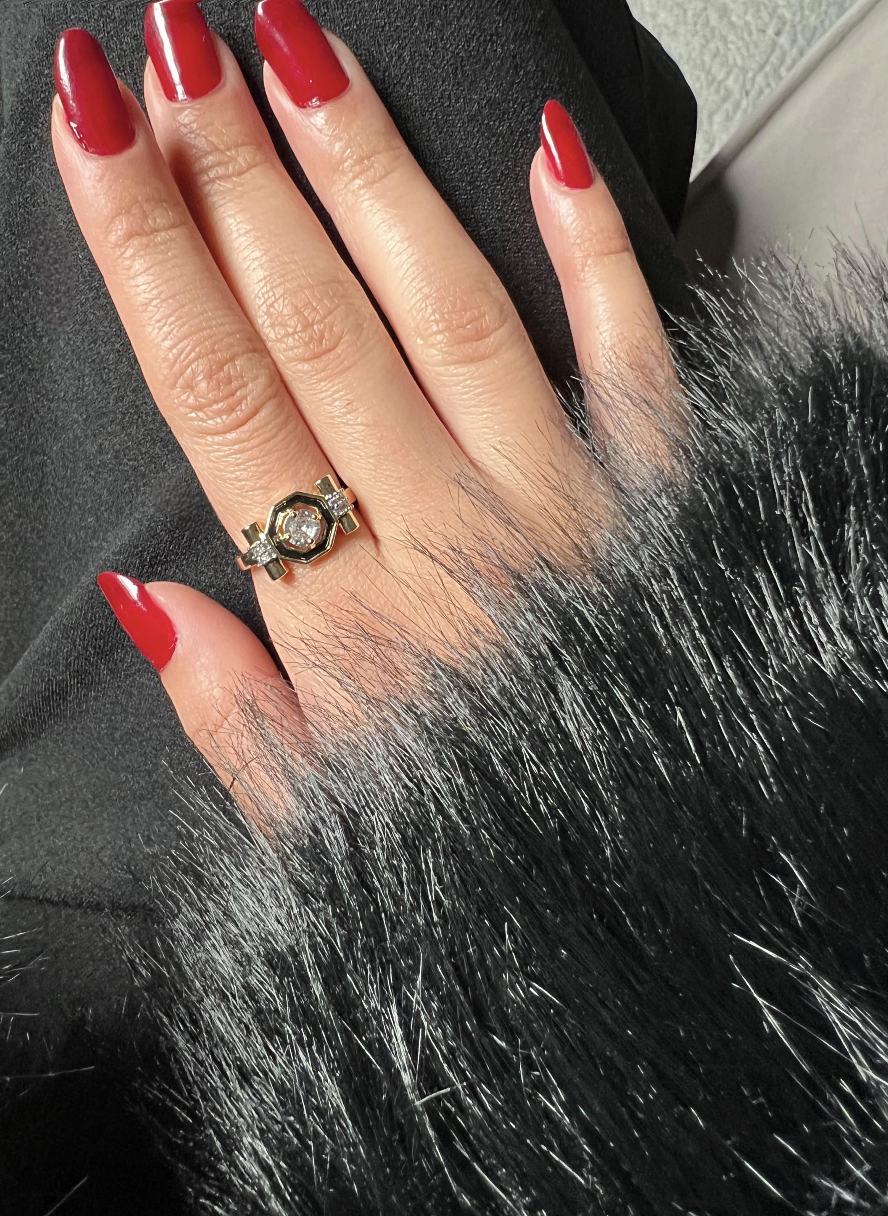 Geometrik Taşlı Siyah Gold Yüzük