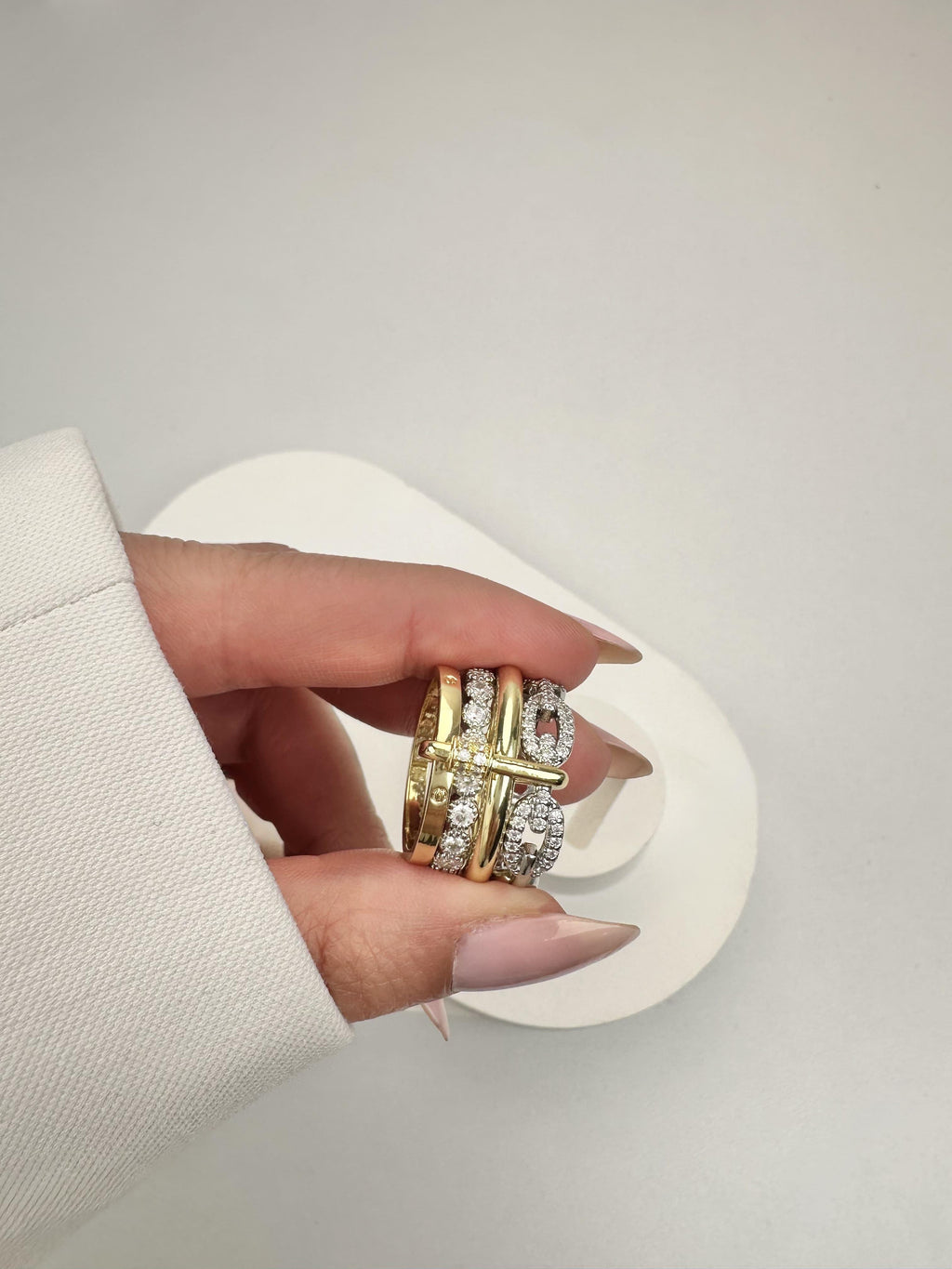 Geometrik Taşlı Spinelli Yüzük