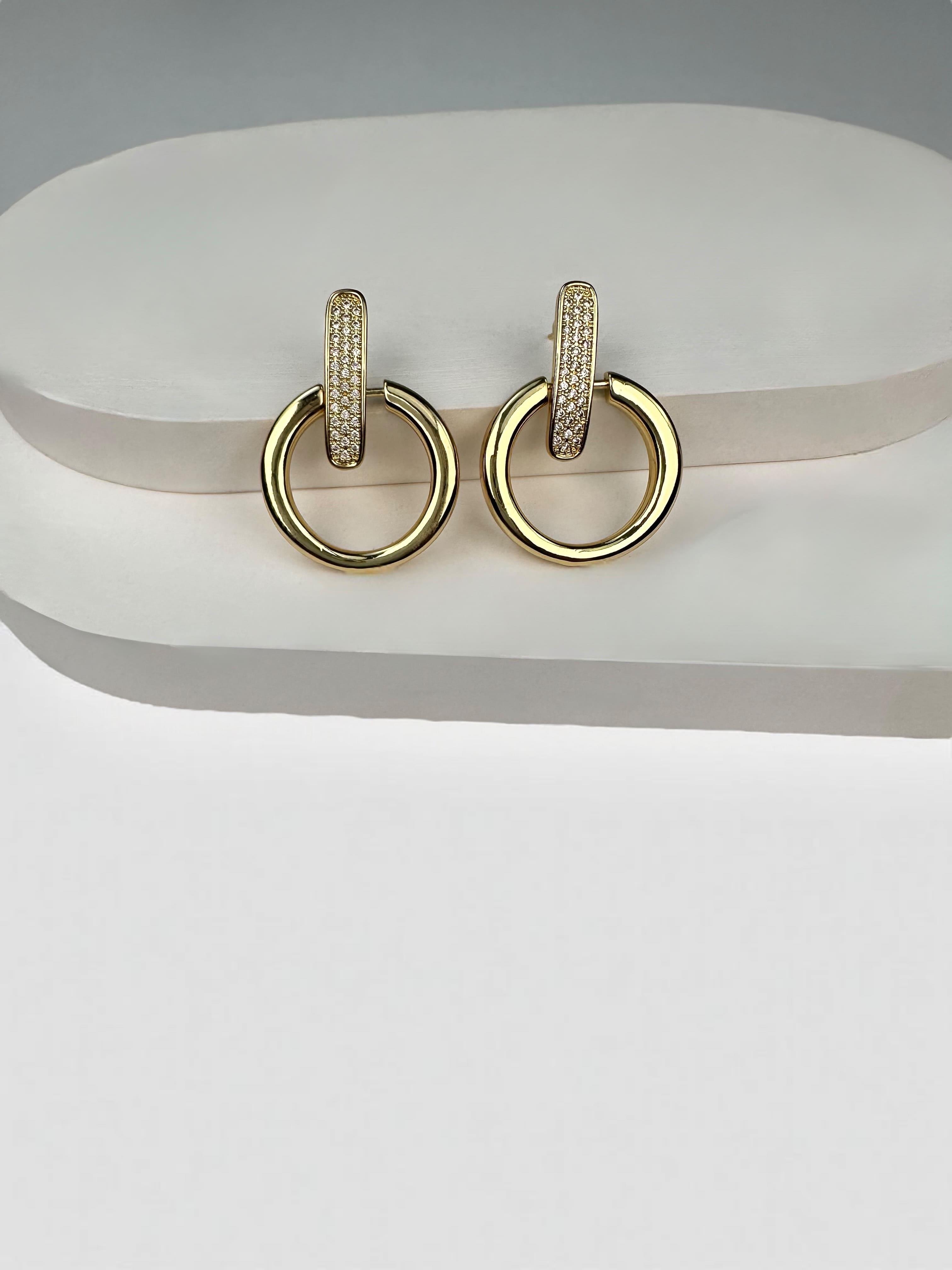 Gold Halka Tasarımlı Küpe