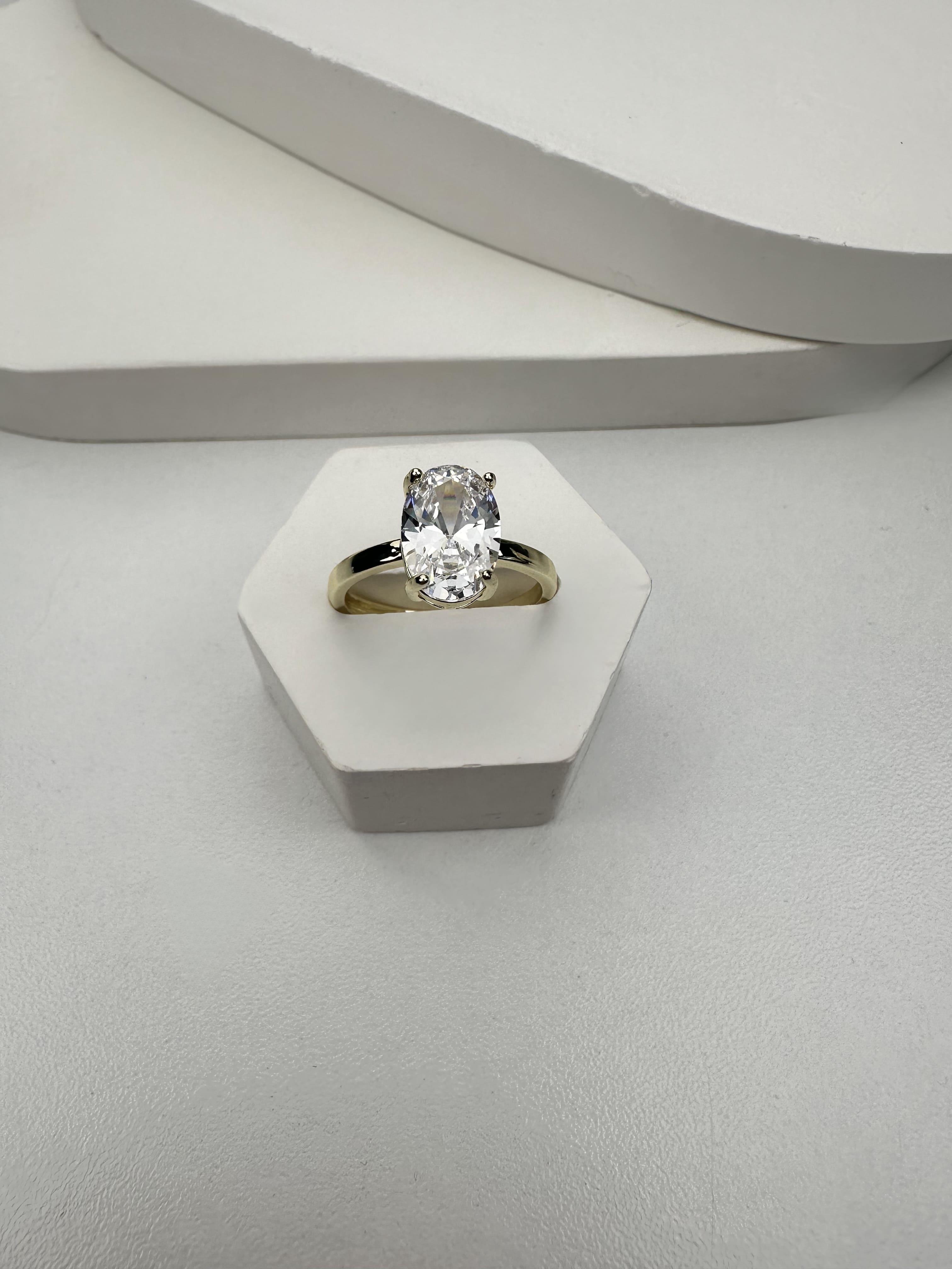 Hailey Tektaş Yüzük