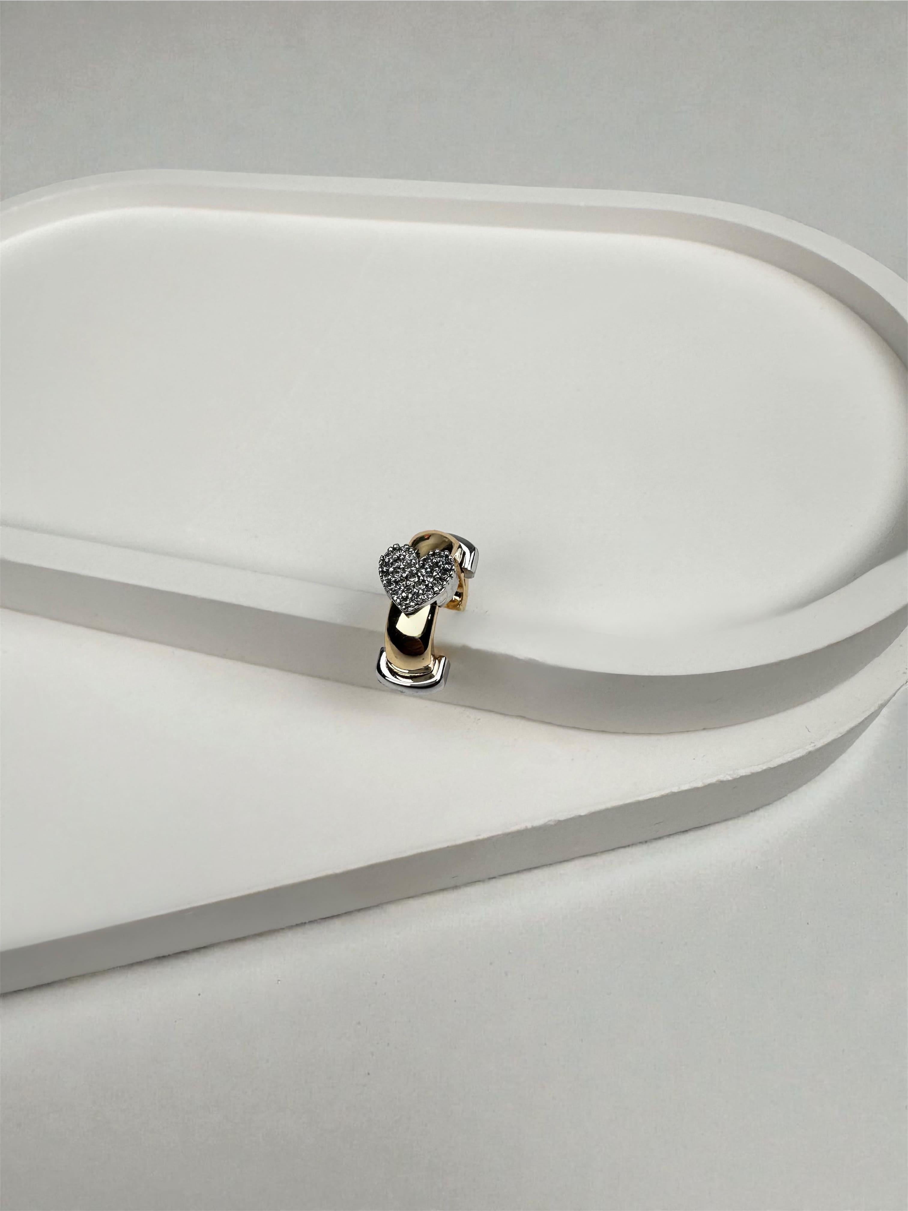 Kalpli Tasarım Kıkırdak Küpe