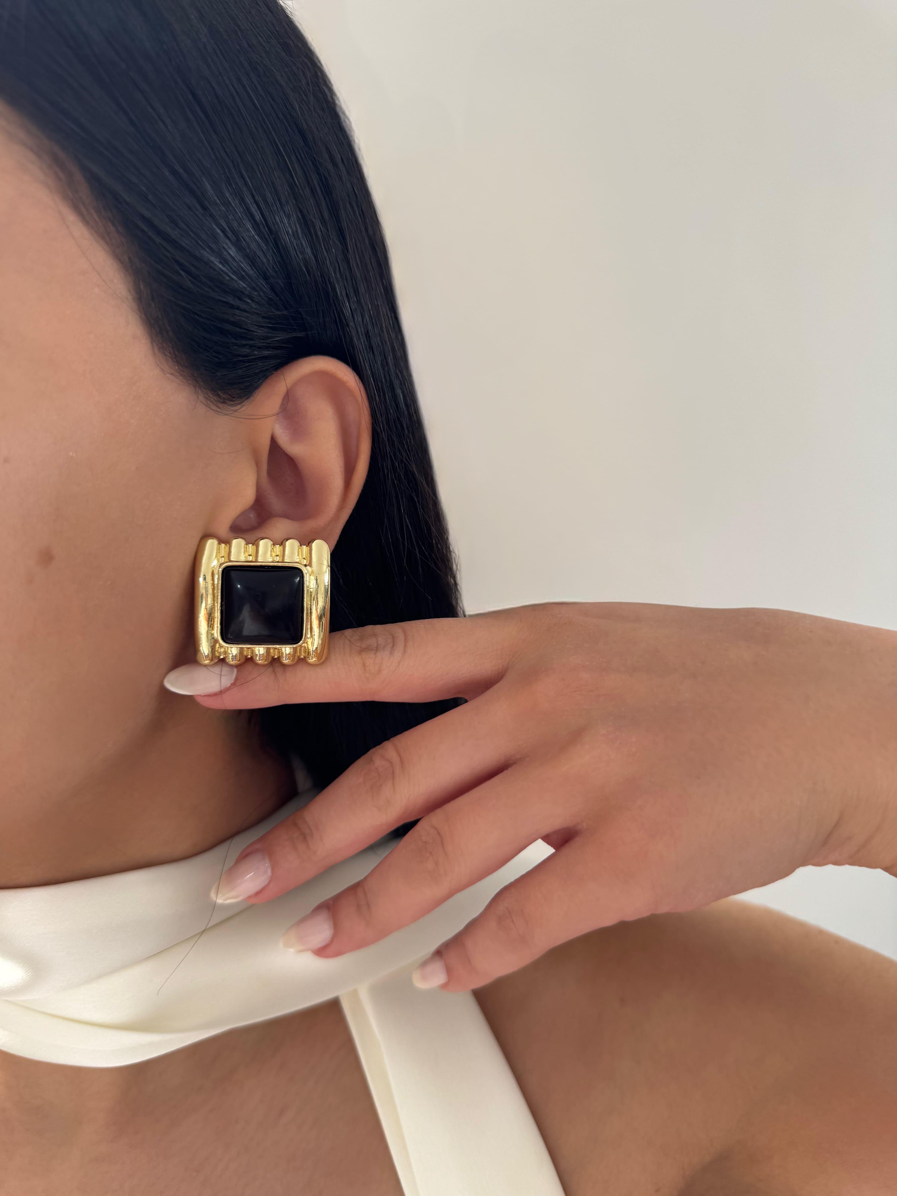 Mng Tırtıklı Siyah Gold Küpe