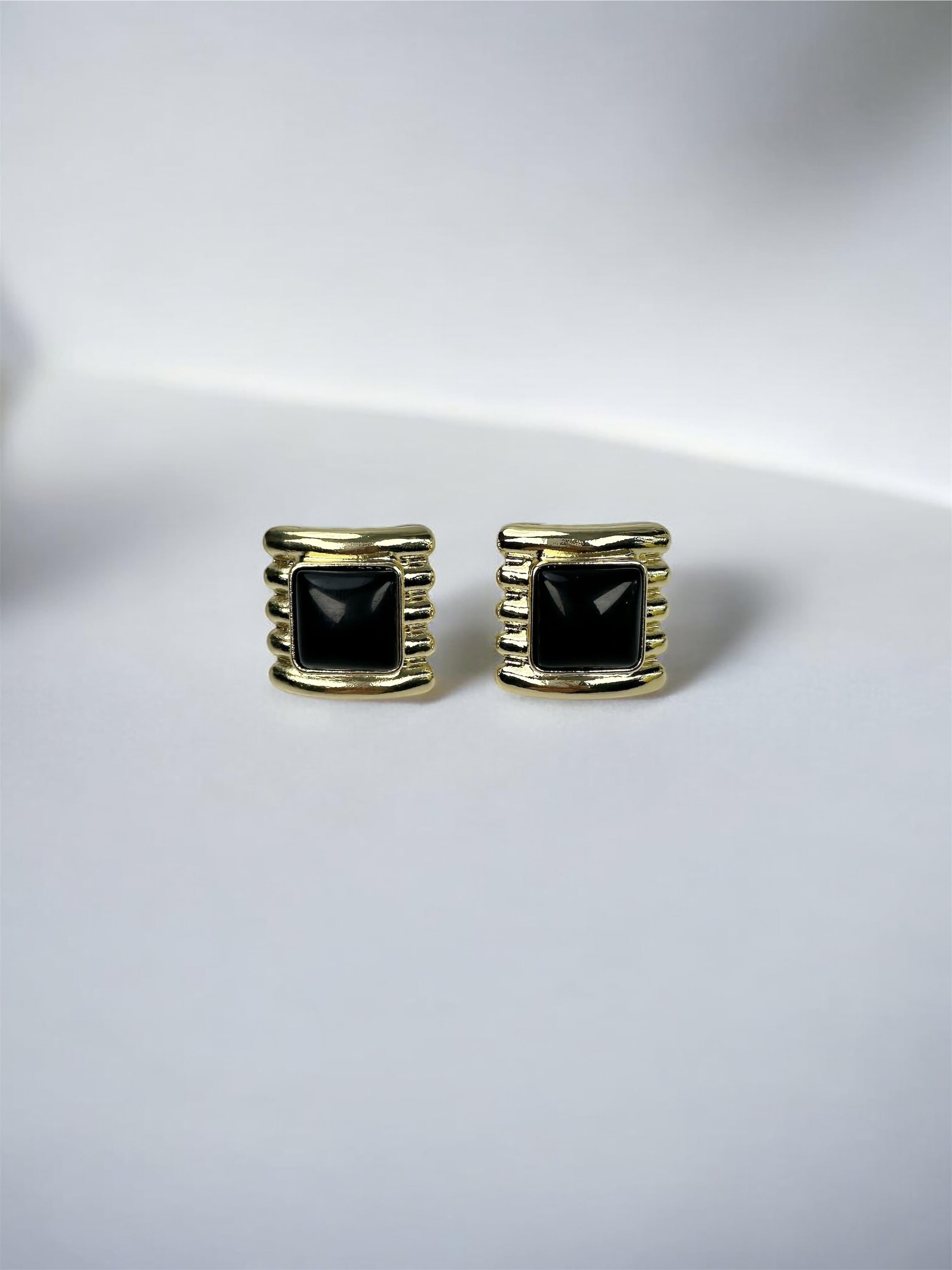 Mng Tırtıklı Siyah Gold Küpe