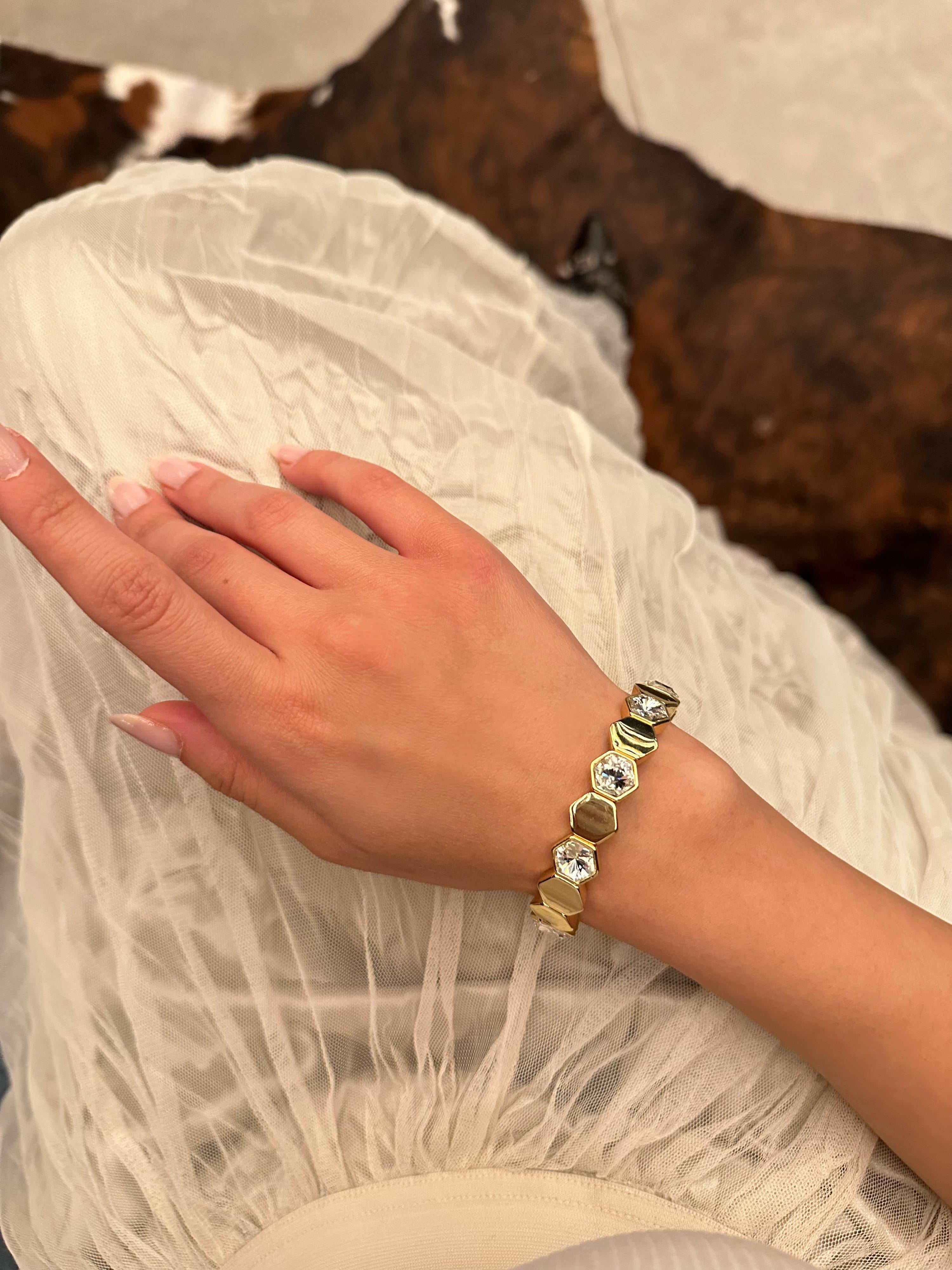 Özel Seri Geo Tasarım Taşlı Gold Bileklik