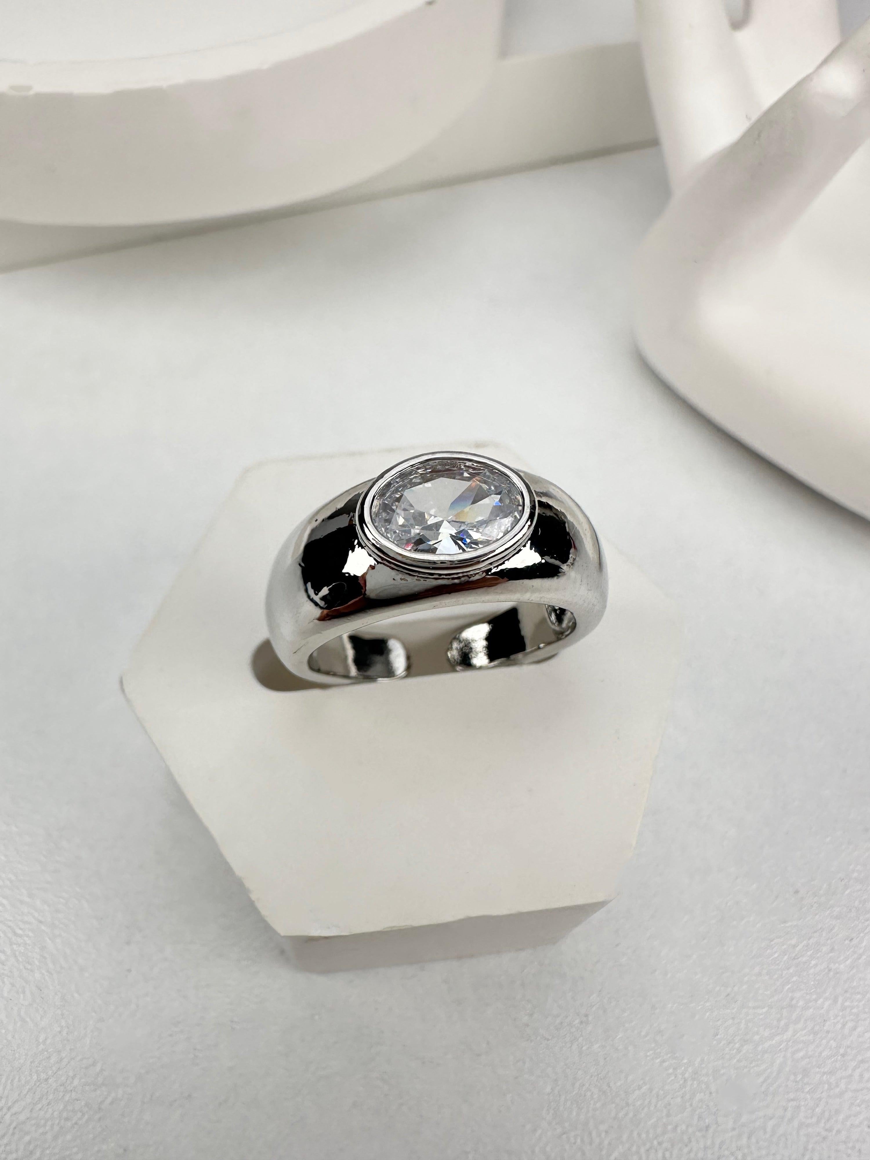 Özel Seri Tektaşlı  Gümüş Eklem Yüzük