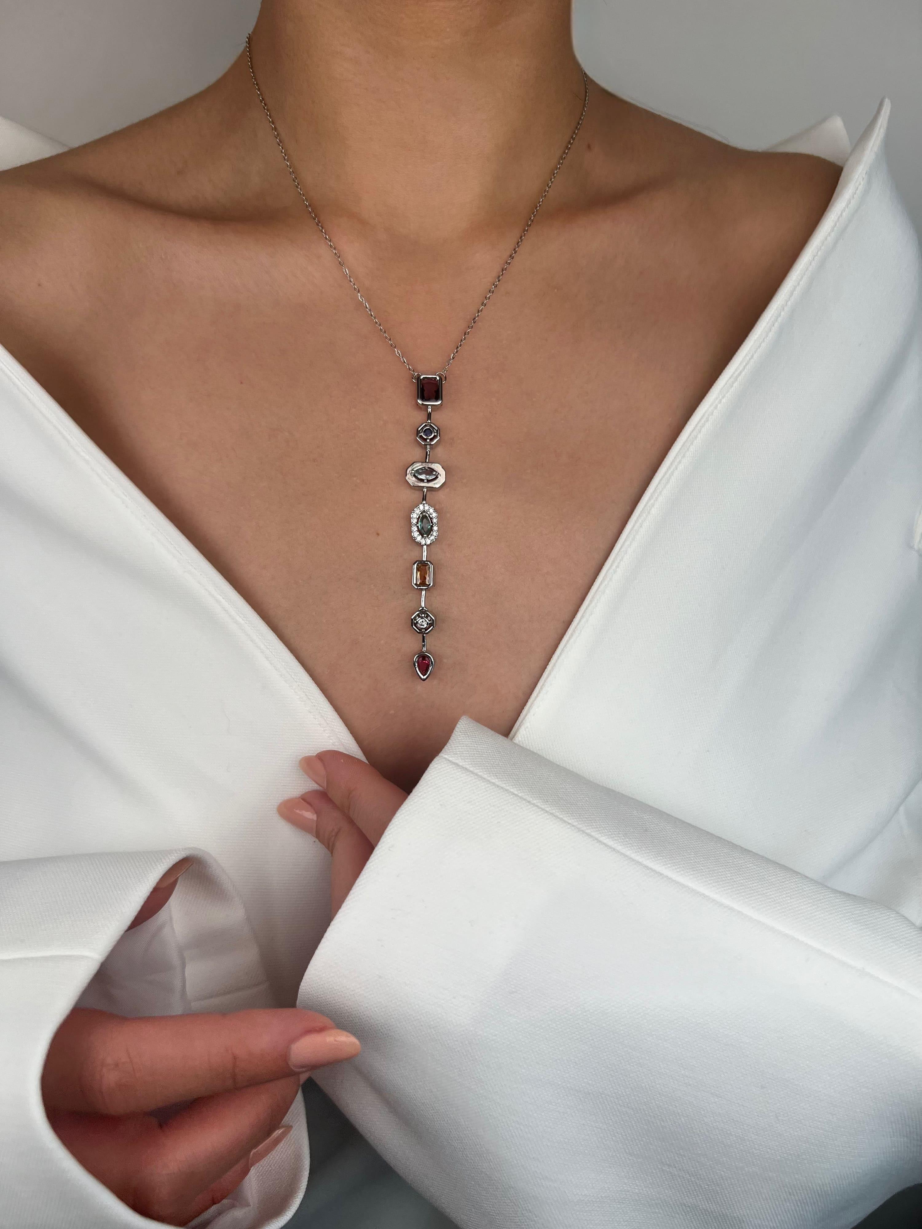 Özel Seri Yedi Element Gümüş Dekolte Kolye