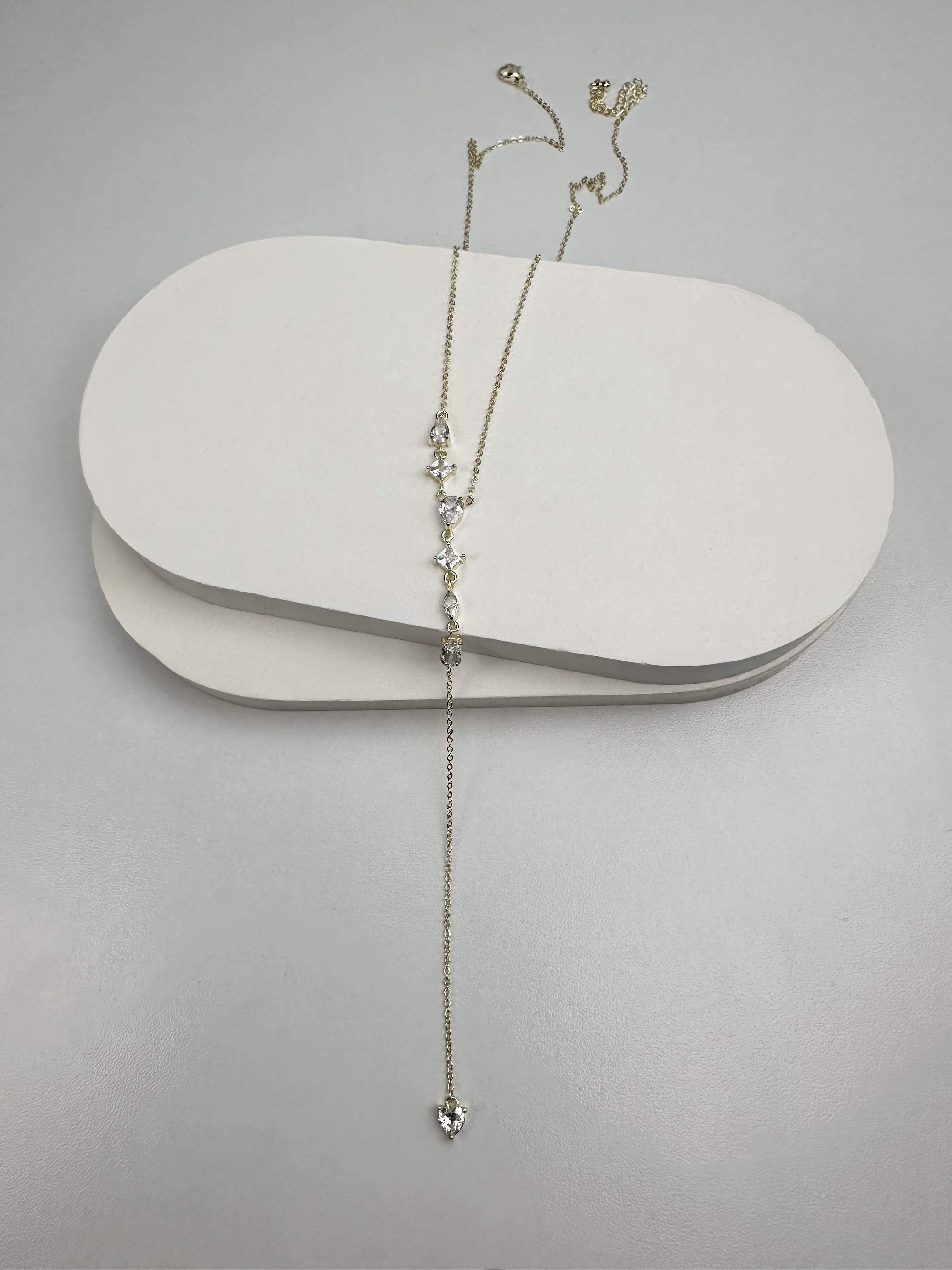 Pırlanta Görünümlü Gold Dekolte Kolye