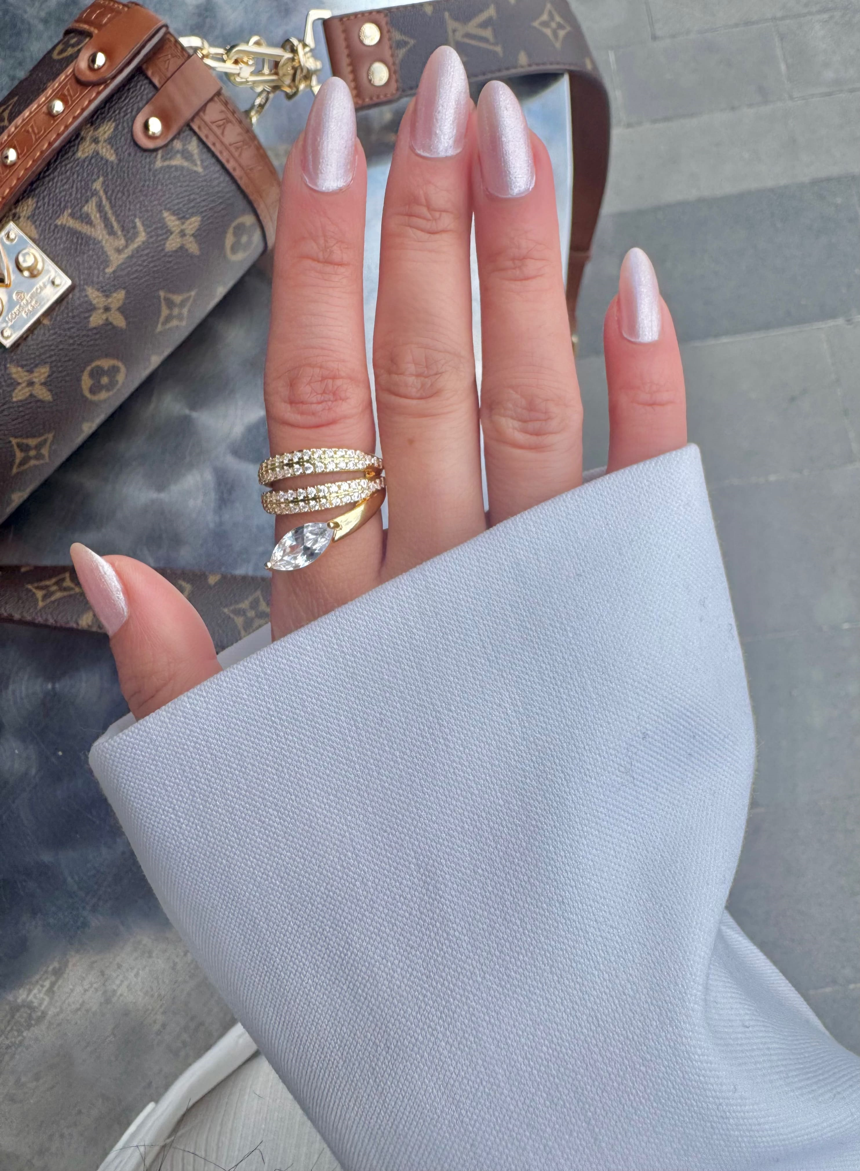 Pırlanta Görünümlü Sarmal Gold Yüzük