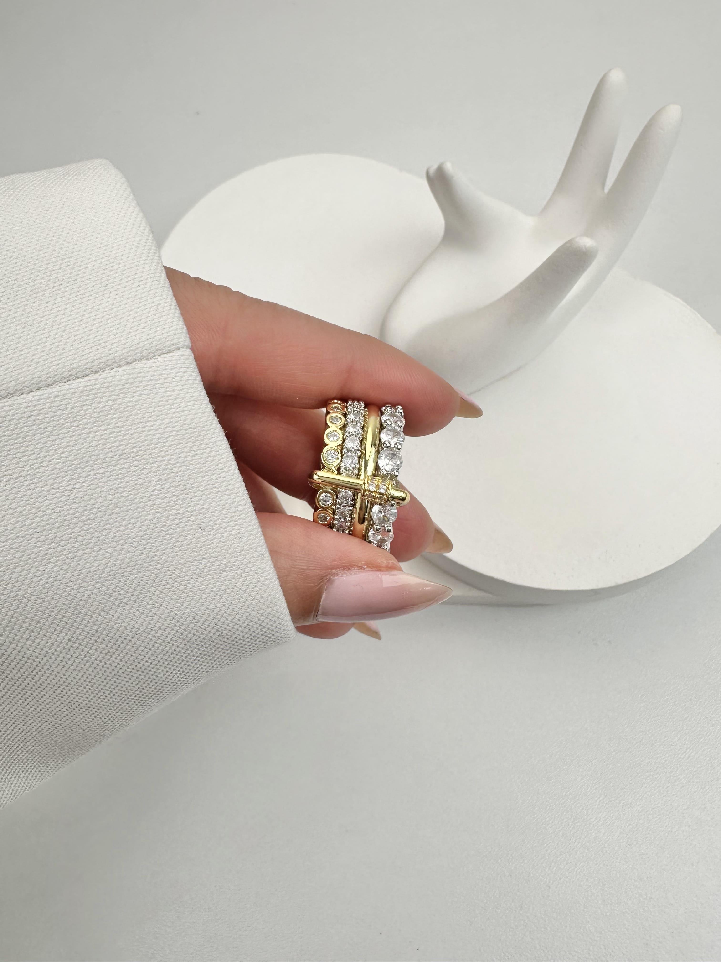 Pırlanta Tamtur Taşlı Spinelli Yüzük