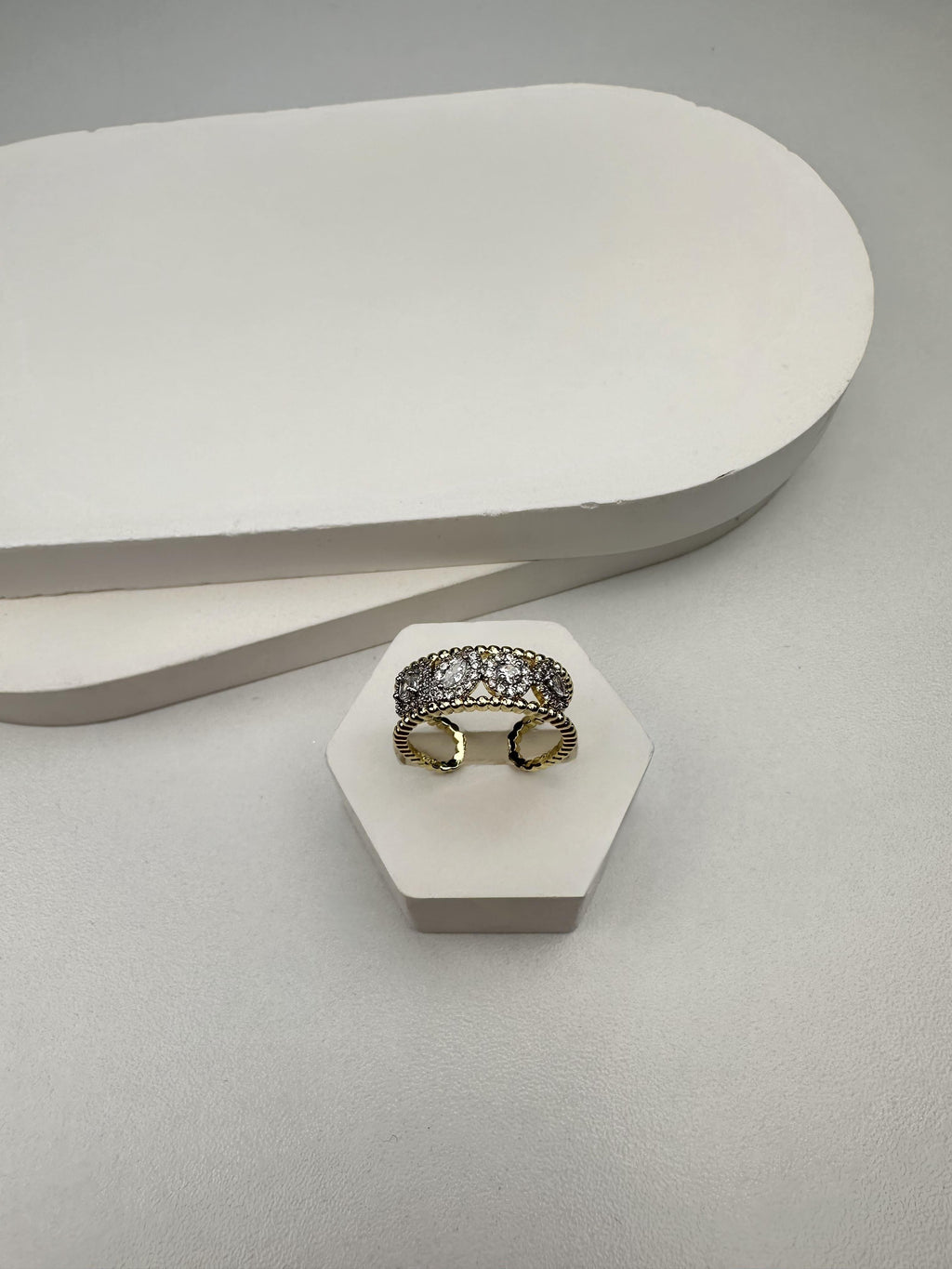 Pırlanta Taş Görünümlü Yüzük