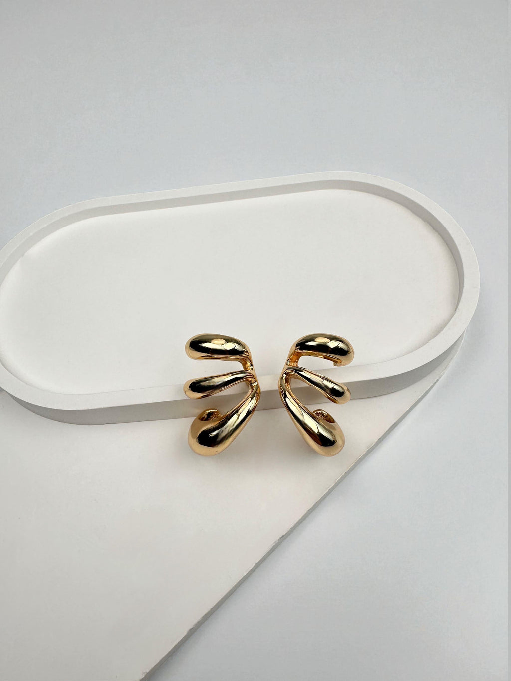Üçlü Görünüm Gold Tasarım Küpe