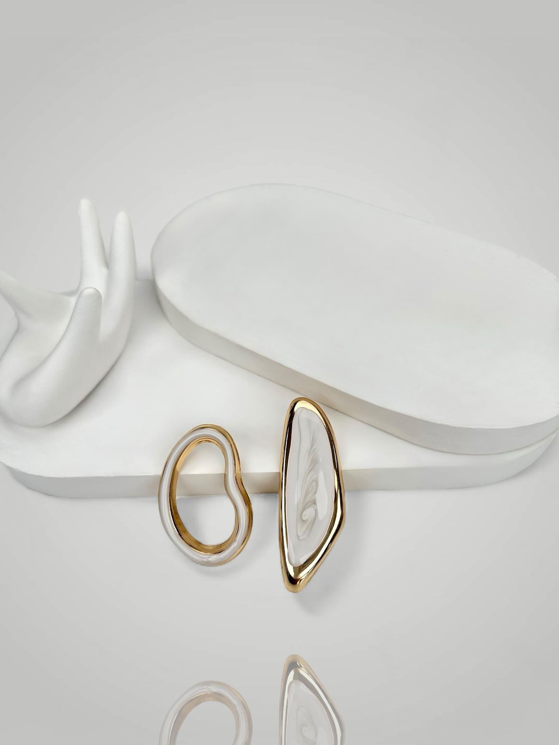 ZR Model Beyaz Tasarım Küpe