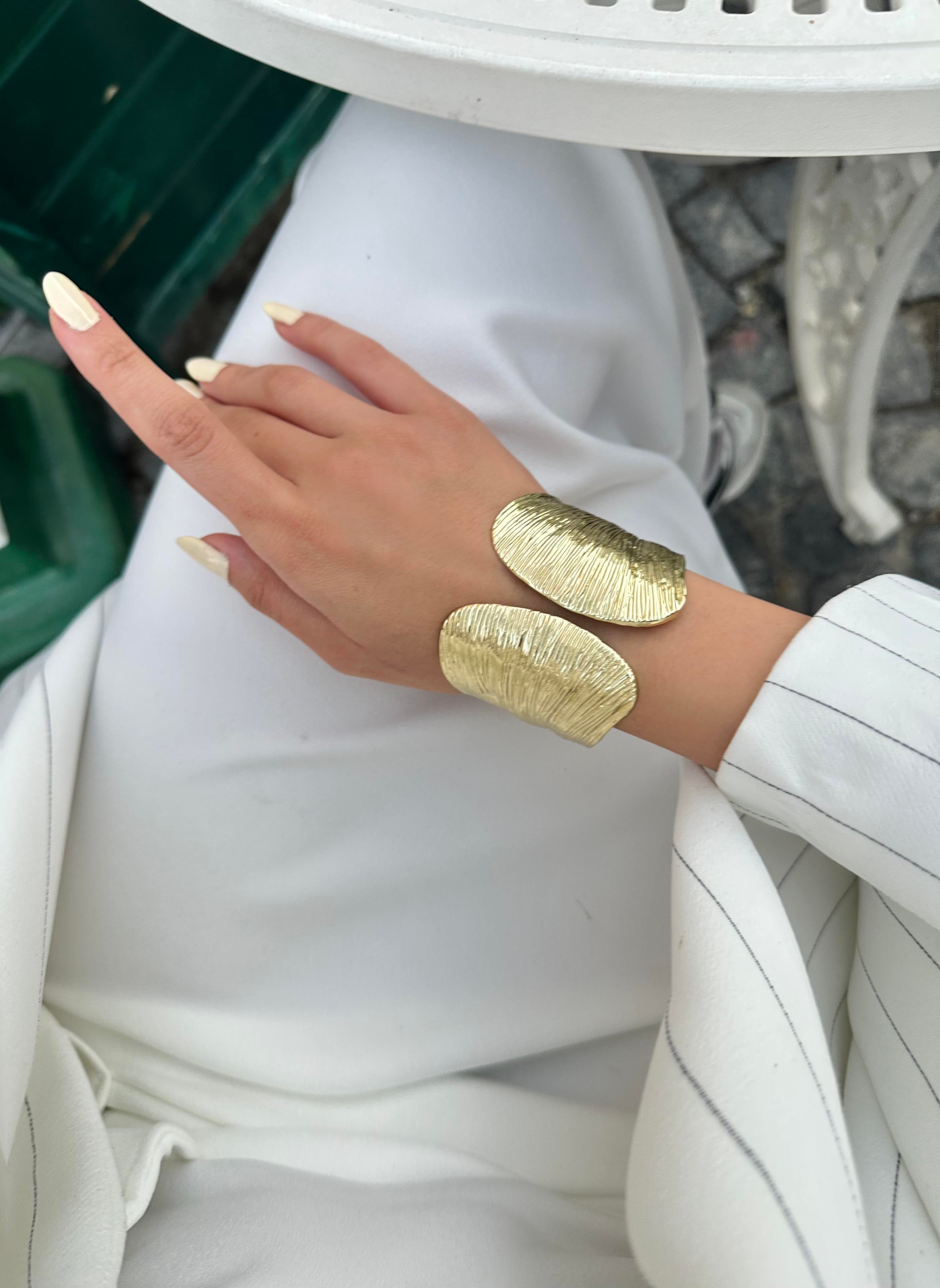 ZR Model Tırtıklı Gold Bileklik