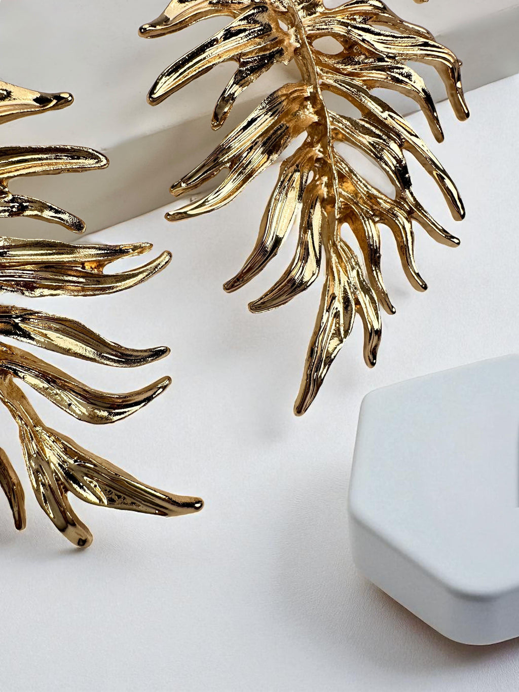 ZR Model Yaprak Tasarımlı Gold Küpe